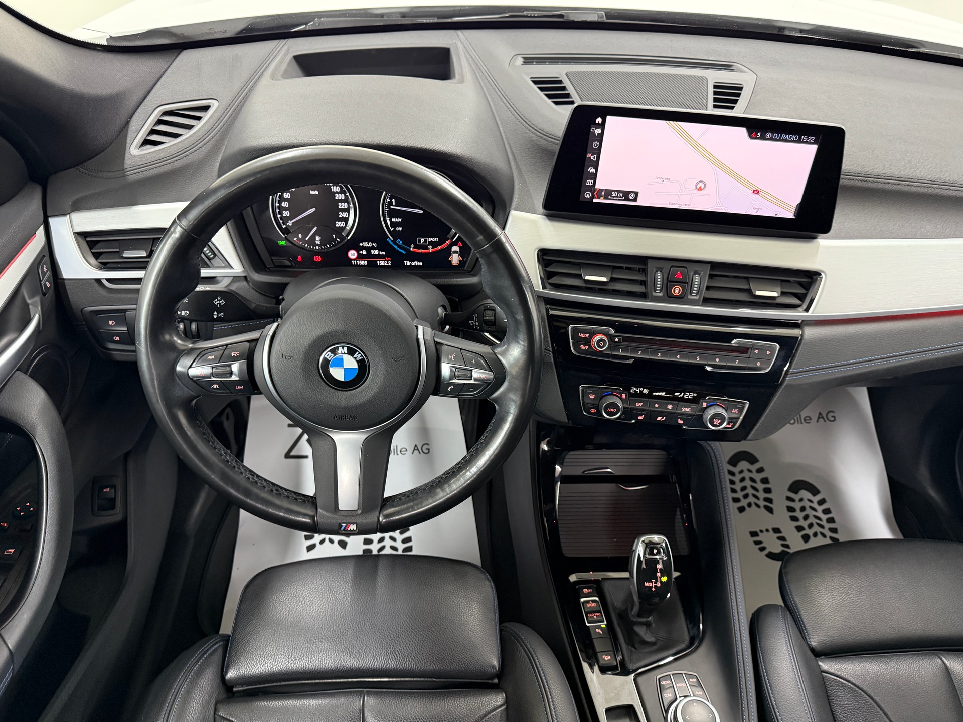 BMW X1 xDrive 20i M Sport Alpinweiss Steptronic ★ RF-Kamera ★ Komfortzugang ★ Head-Up-Display ★ Leder ★ AHK ★-image-10