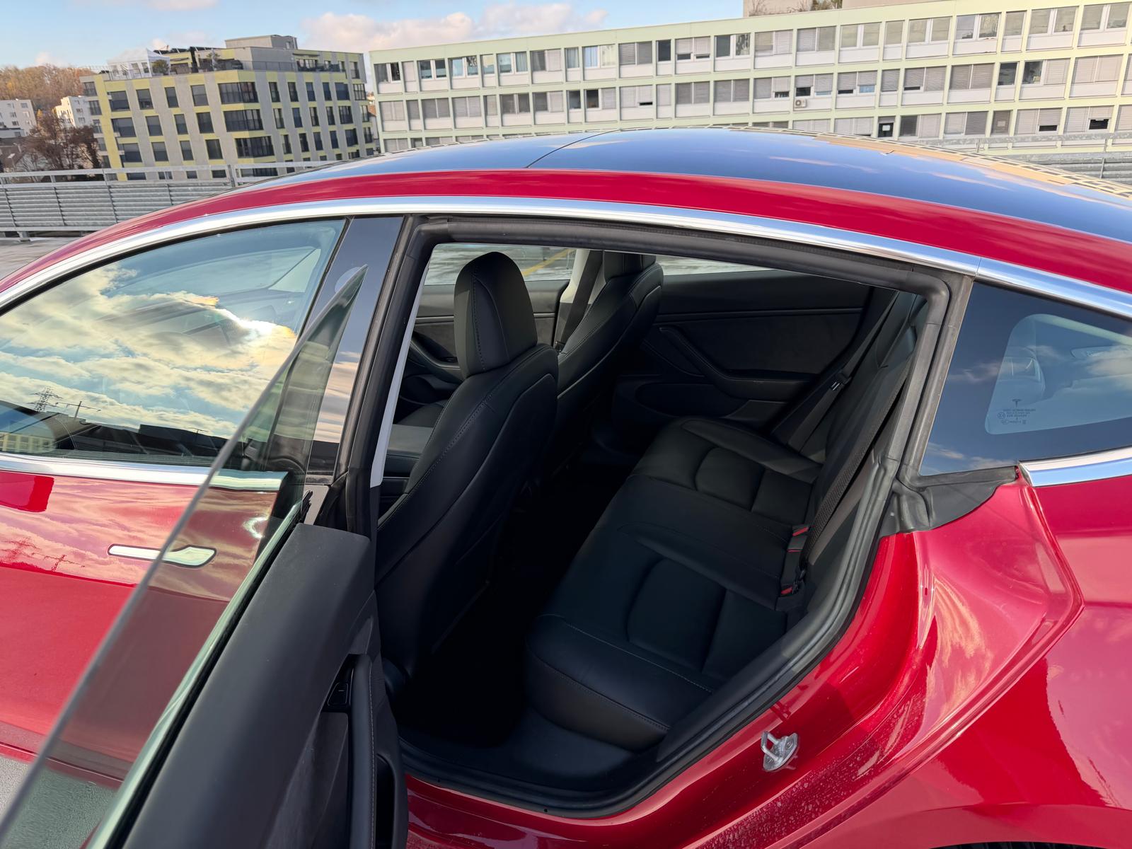 TESLA Model 3 Long Range Dual Motor AWD-image-9