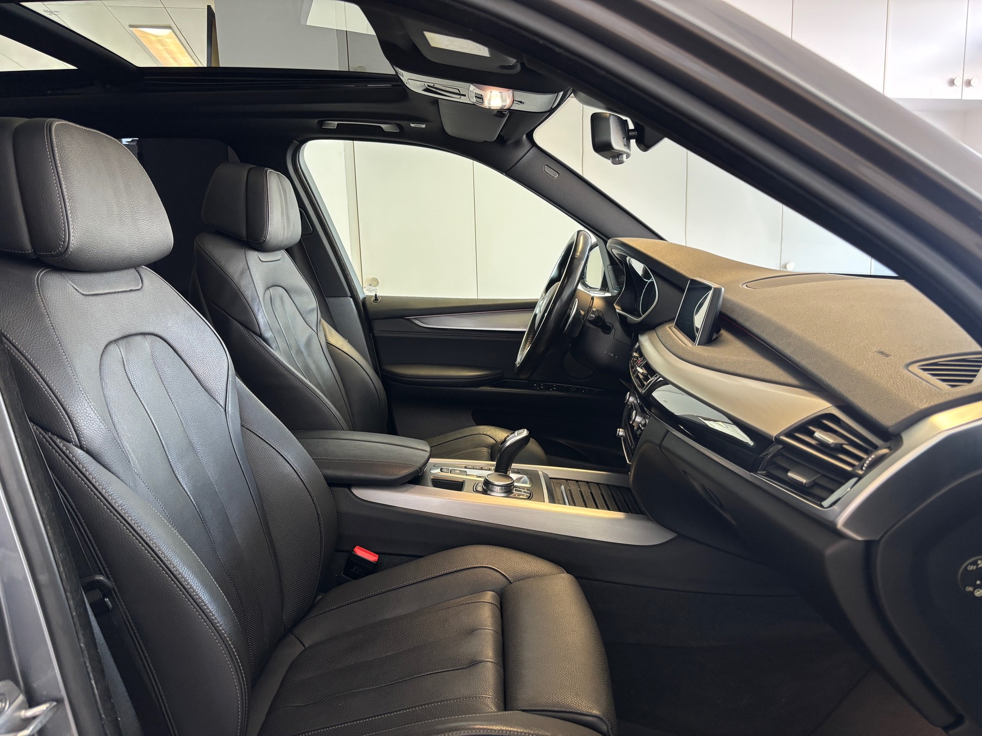 BMW X5 xDrive M50d Steptronic-image-8