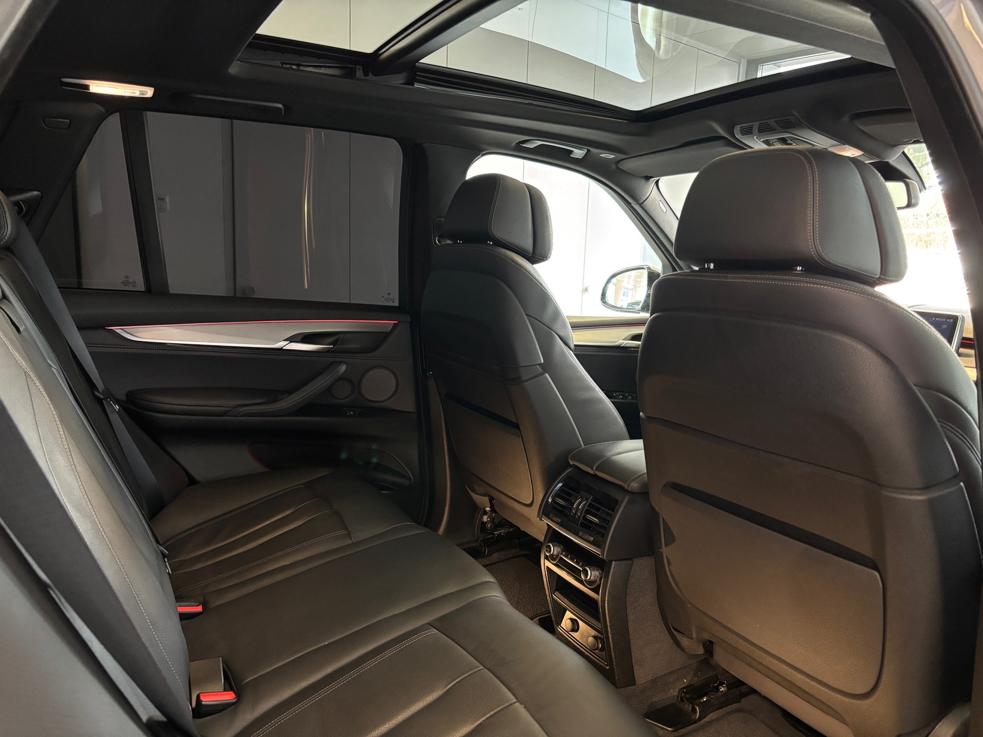 BMW X5 xDrive M50d Steptronic-image-9