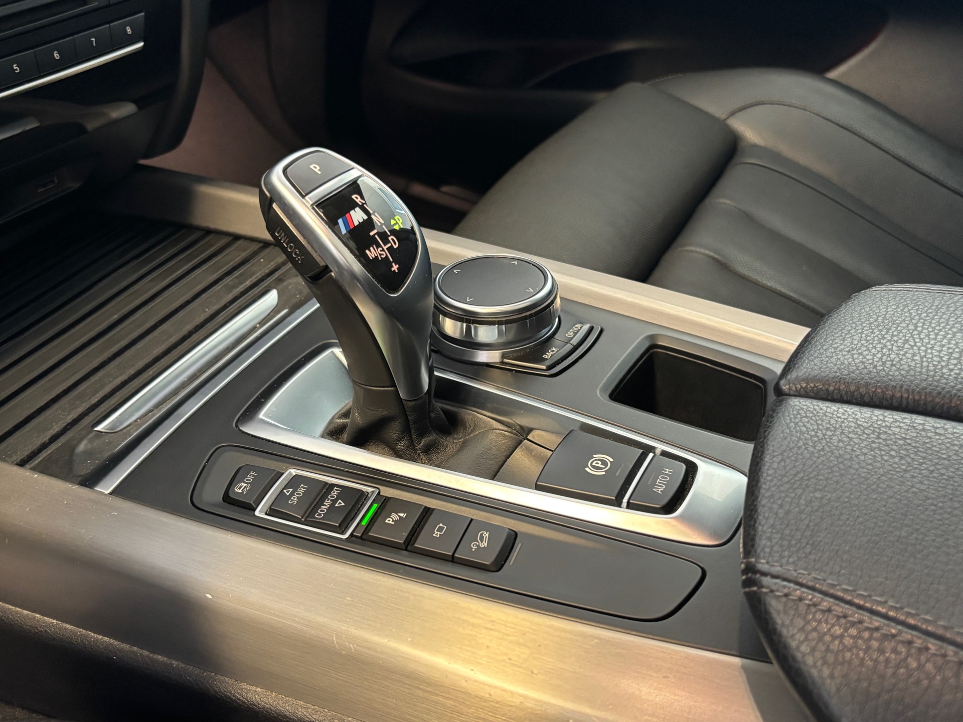 BMW X5 xDrive M50d Steptronic-image-15