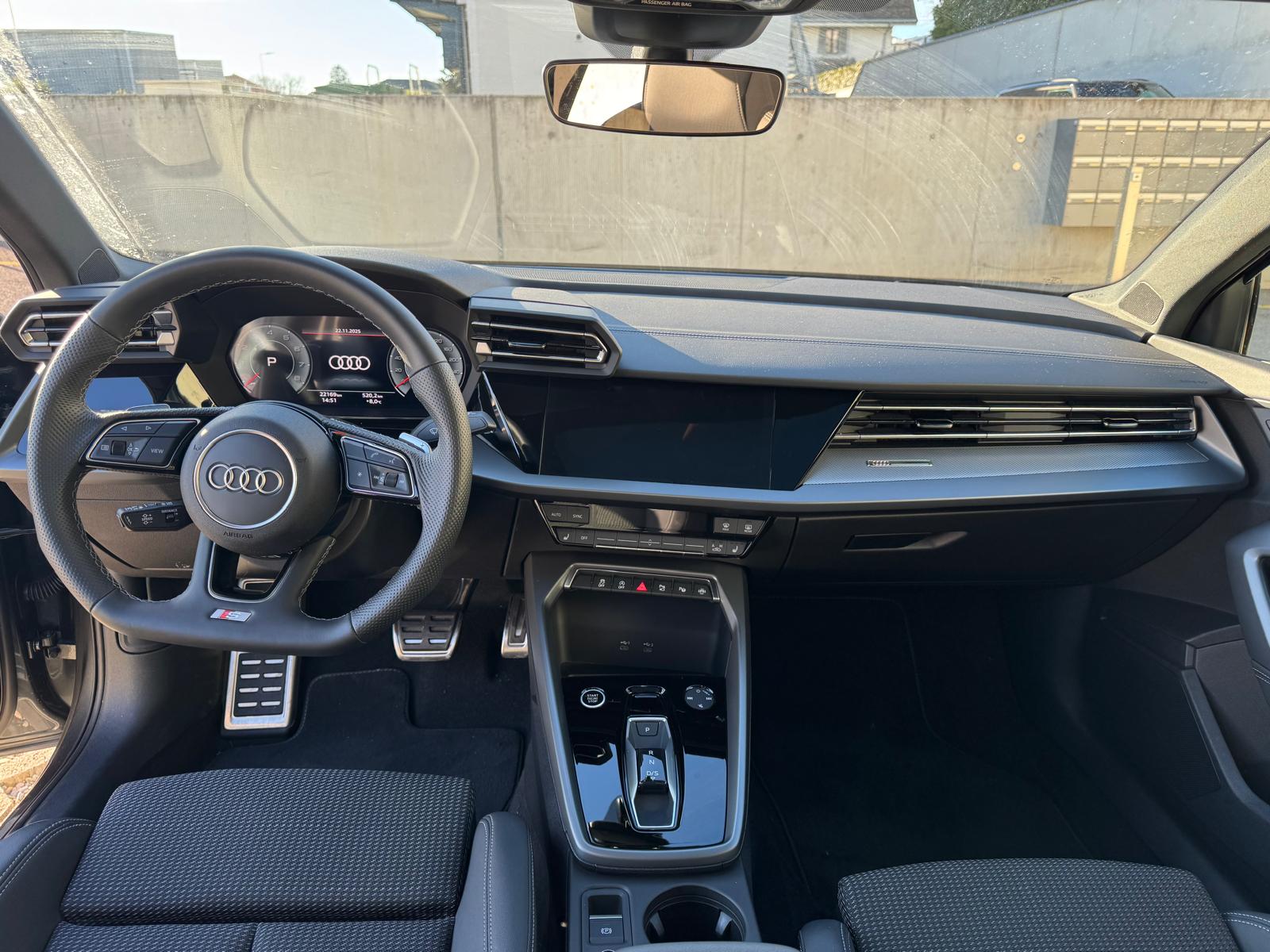 AUDI AUDI A3 Sportback 35 TFSI S Line Attraction-image-3
