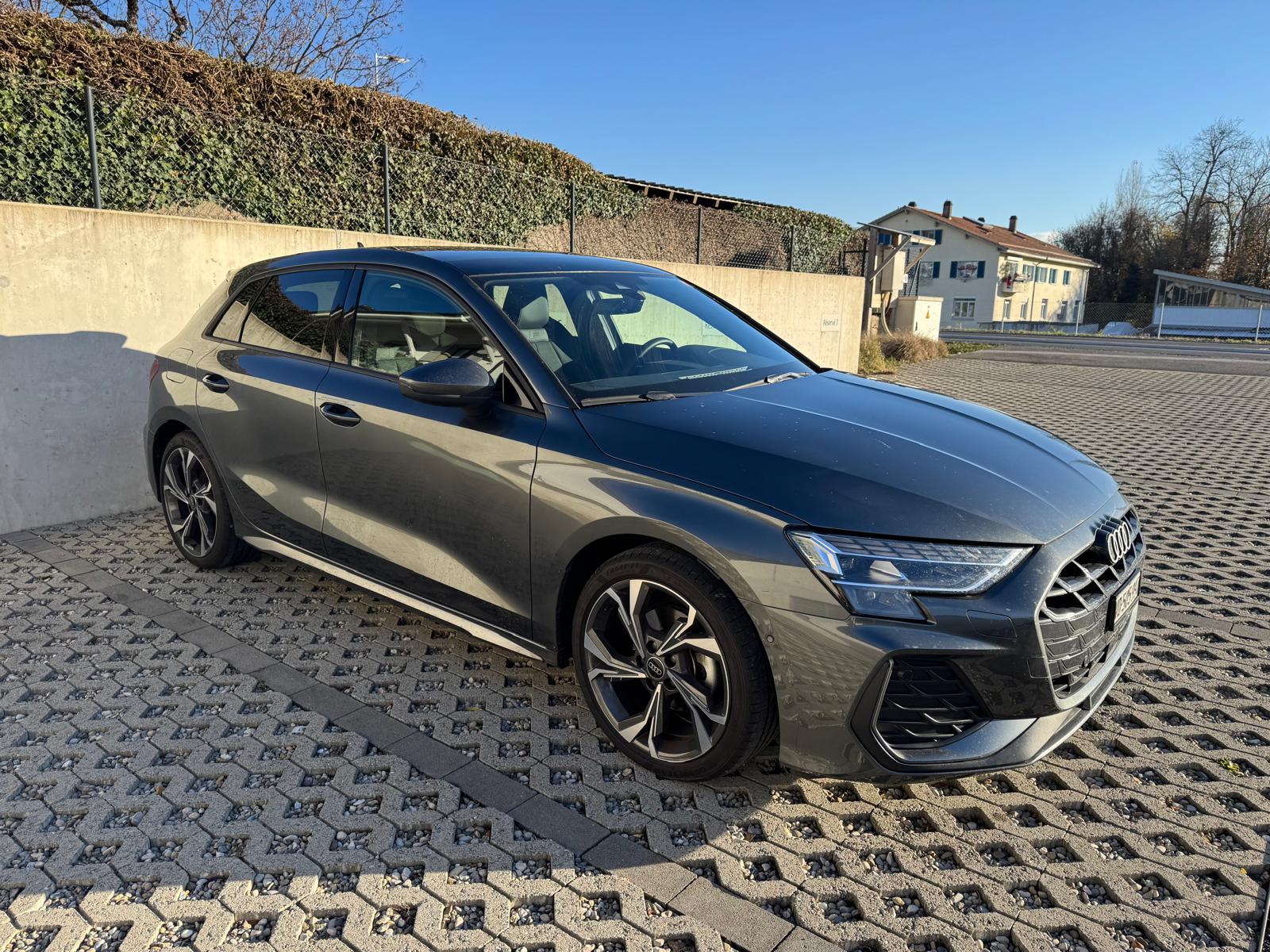 AUDI AUDI A3 Sportback 35 TFSI S Line Attraction-image-0