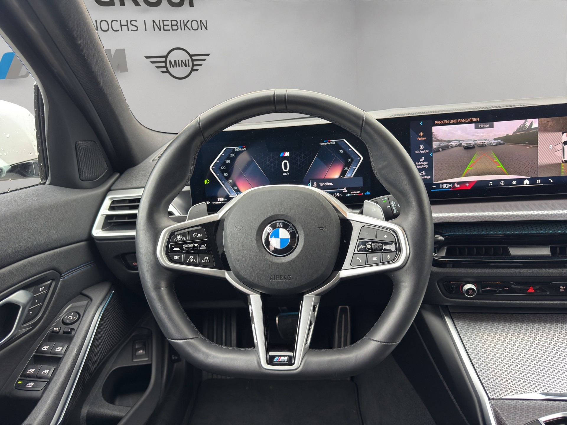 BMW 330d xDrive 48V Touring Steptronic M Sport-image-13