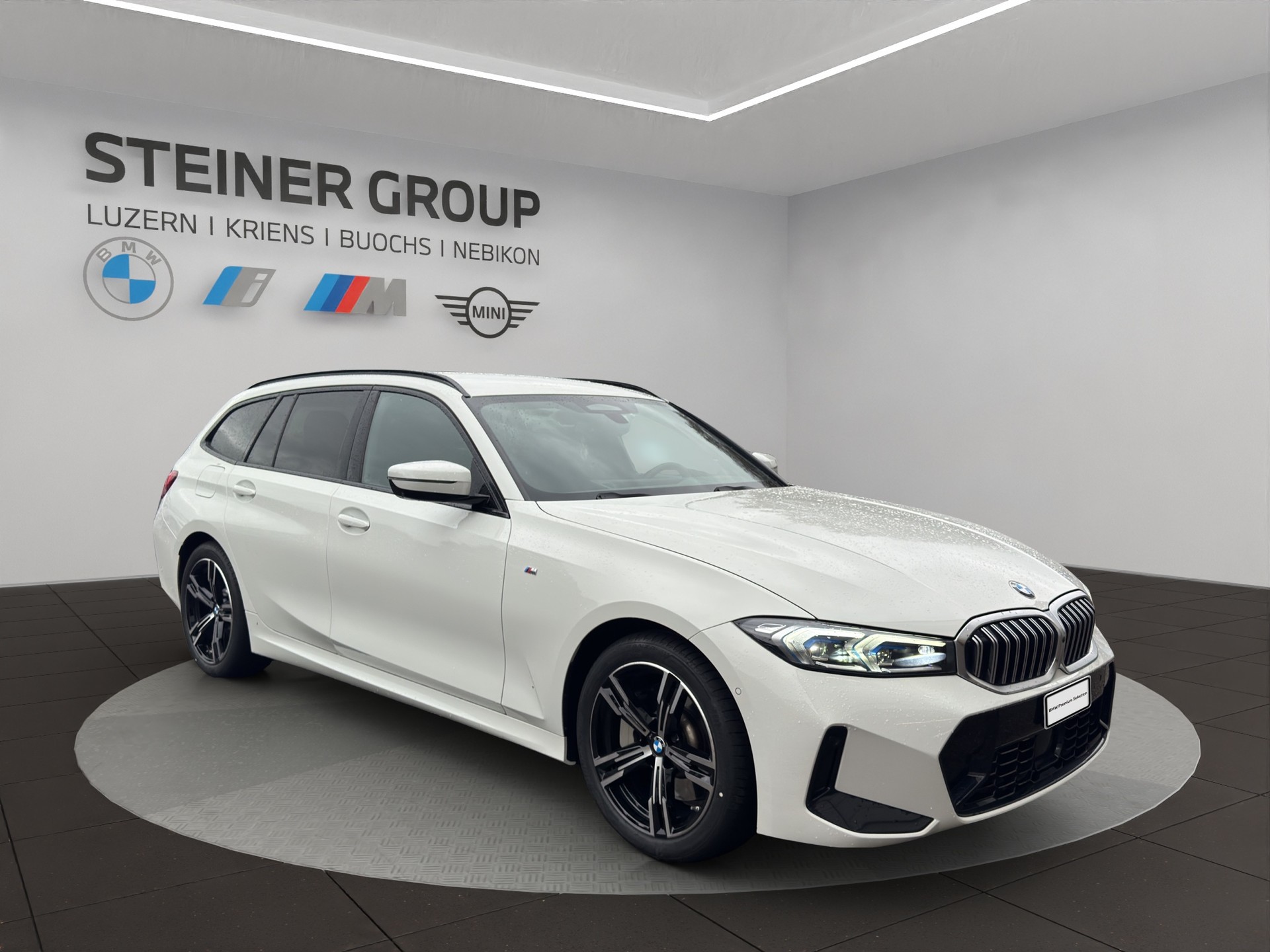 BMW 330d xDrive 48V Touring Steptronic M Sport-image-6