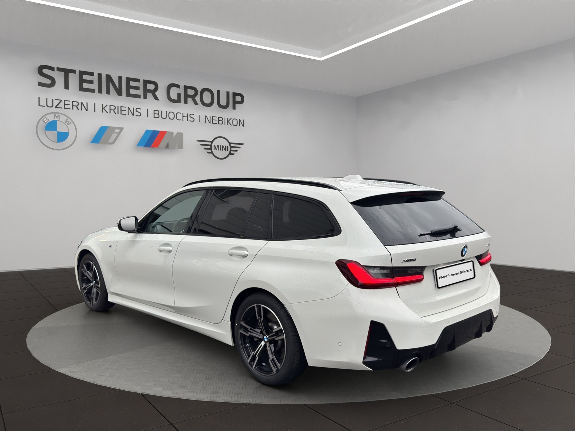 BMW 330d xDrive 48V Touring Steptronic M Sport-image-2