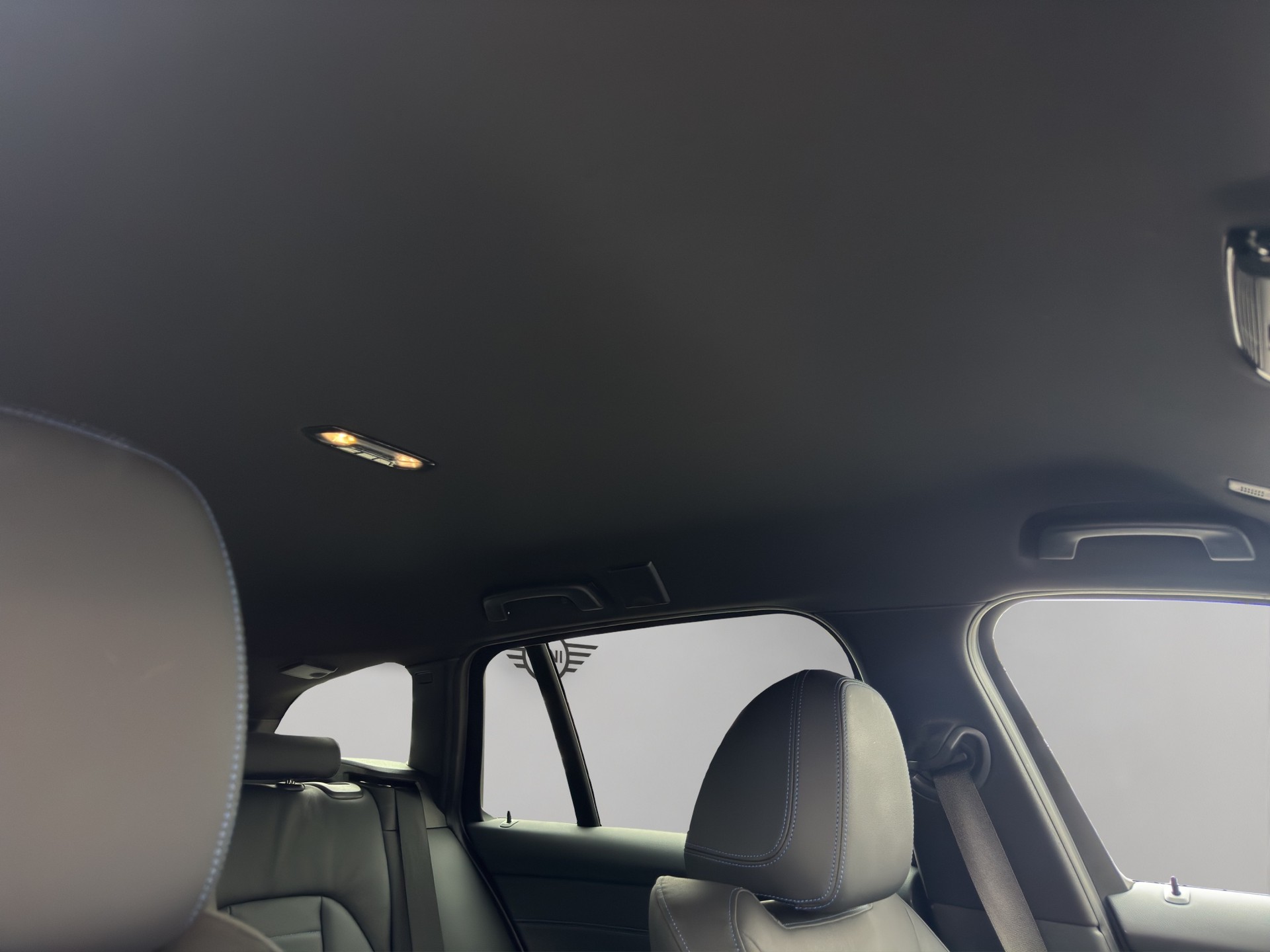 BMW 330d xDrive 48V Touring Steptronic M Sport-image-19