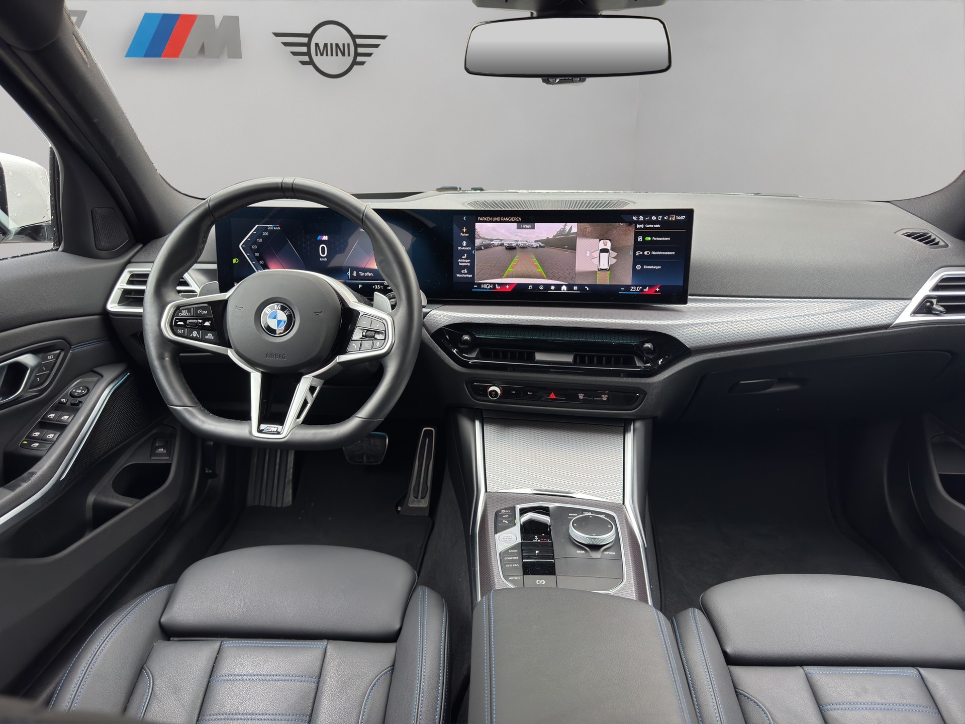 BMW 330d xDrive 48V Touring Steptronic M Sport-image-10