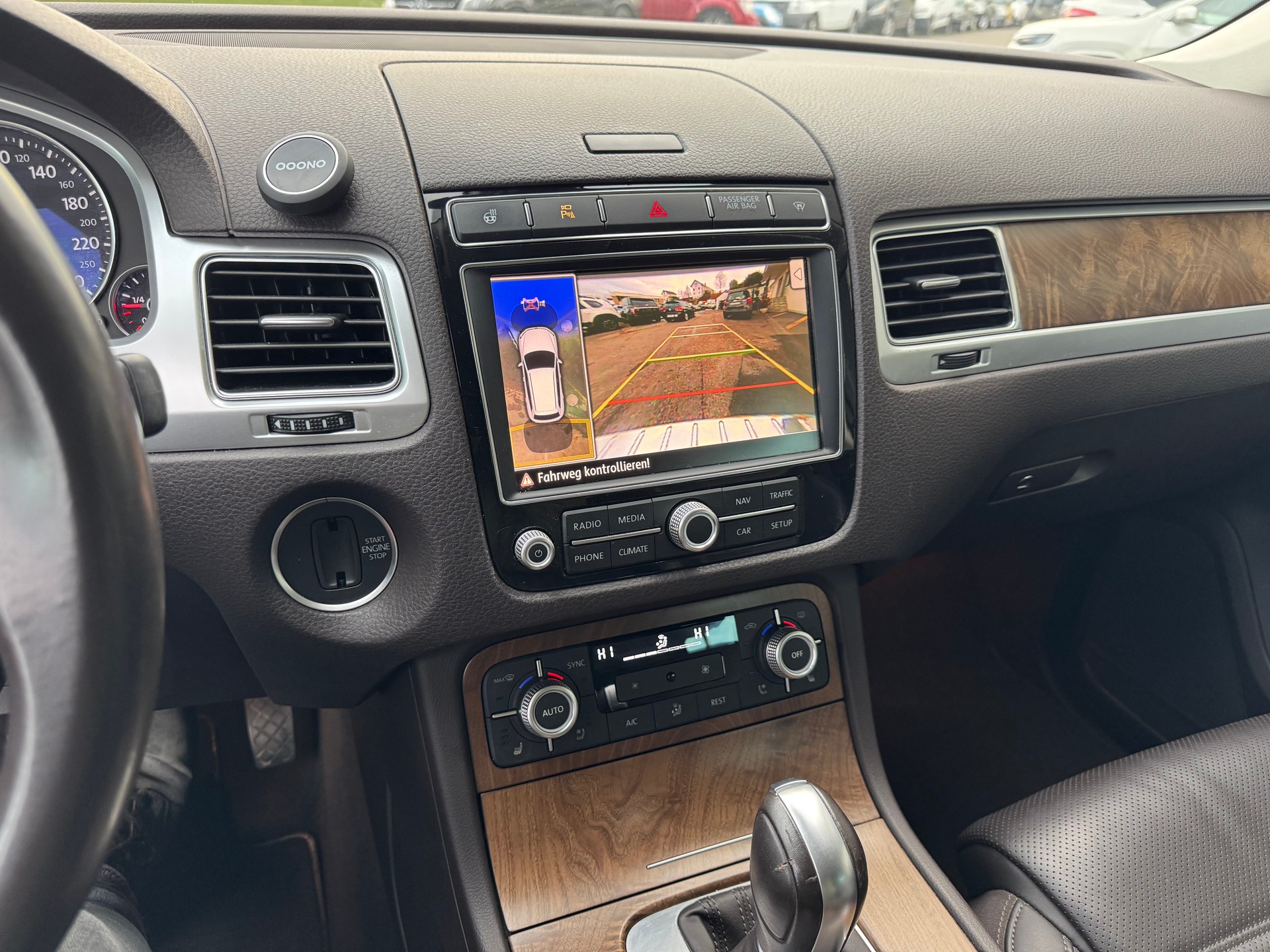 VW Touareg 3.0 TDI BMT Terrain Tech Tiptronic-image-15