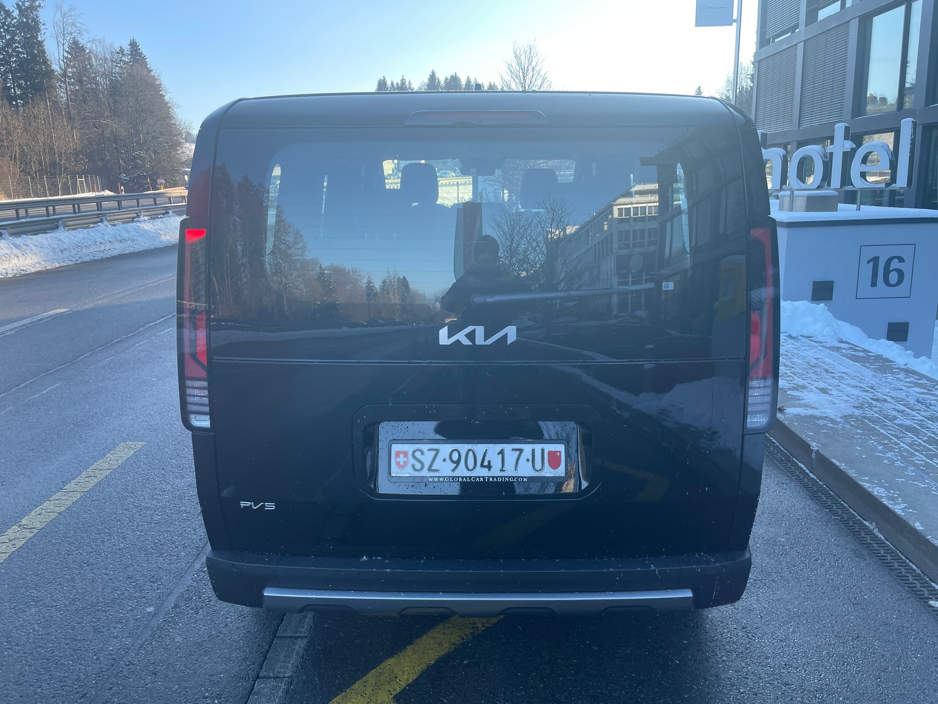 KIA PV5 71.2 kWh Elite-image-5