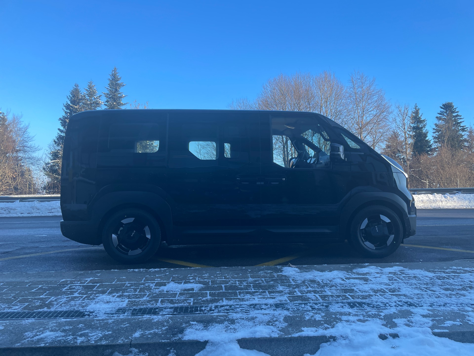 KIA PV5 71.2 kWh Elite-image-3