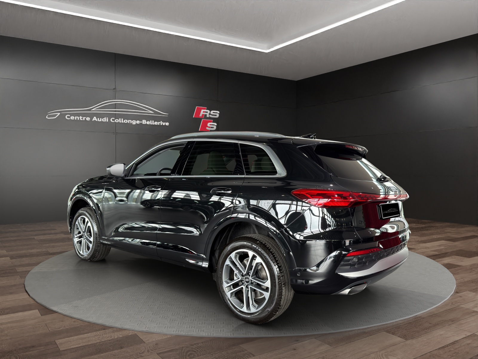 AUDI Q5 TFSI quatto 150 kW S-tronic-image-3