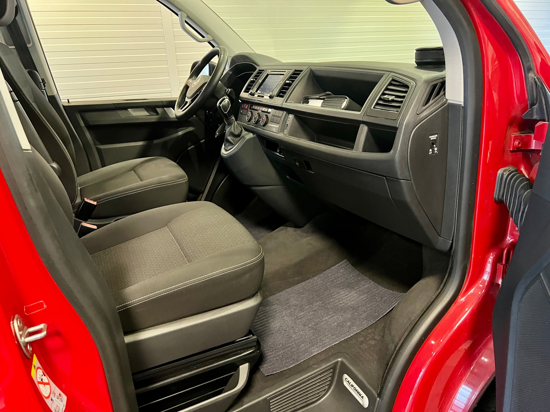 VW T6 California 2.0 TDI Beach Liberty DSG-image-9
