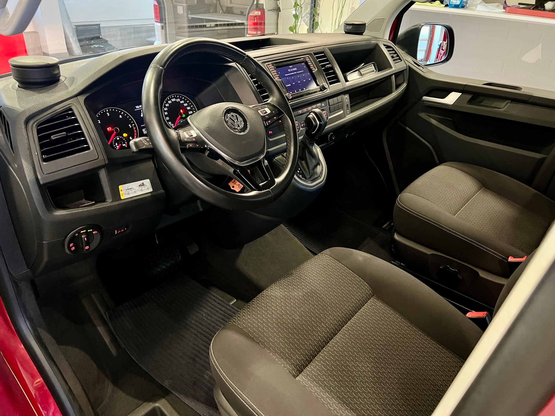 VW T6 California 2.0 TDI Beach Liberty DSG-image-8