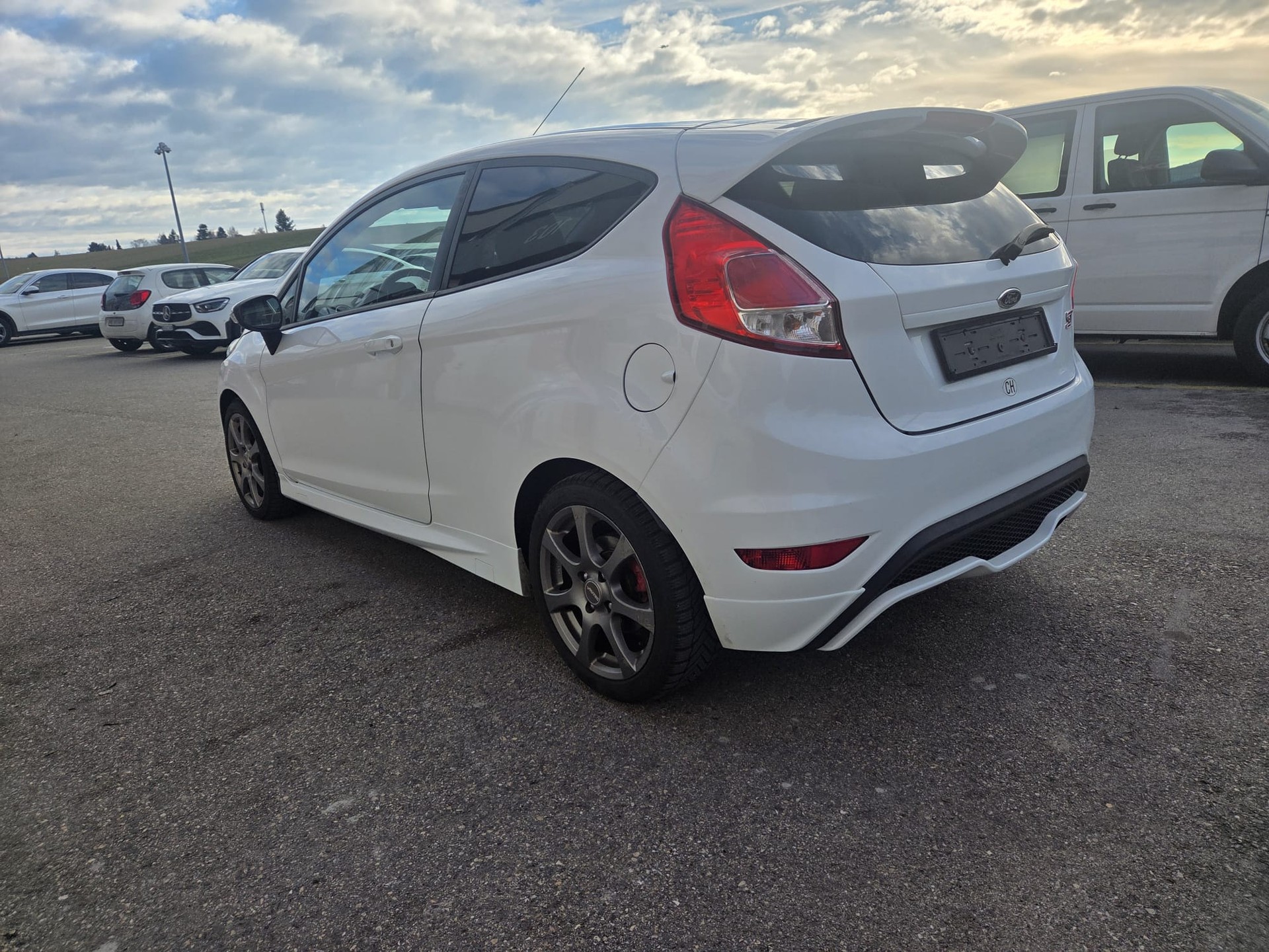 FORD Fiesta 1.6 SCTi ST-1-image-2
