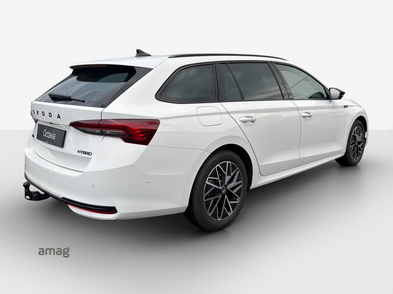 SKODA Octavia Combi 1.5 TSI mHEV DSG Sport Line-image-4