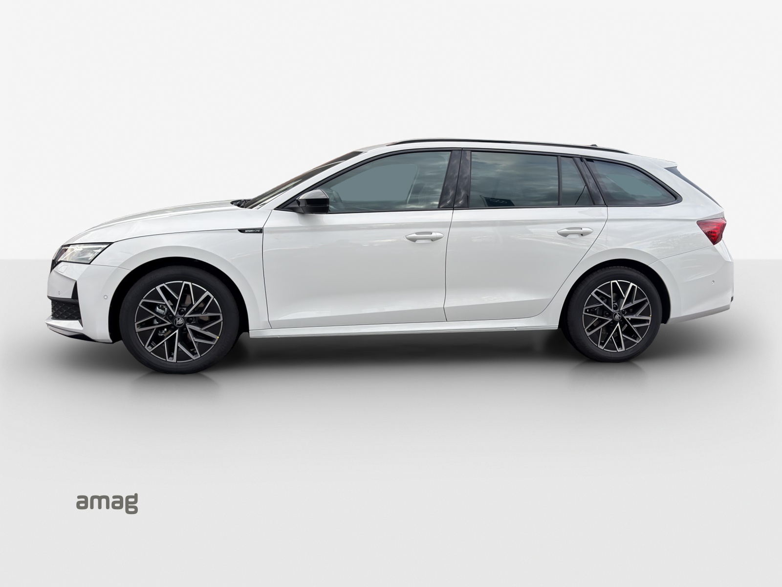 SKODA Octavia Combi 1.5 TSI mHEV DSG Sport Line-image-1