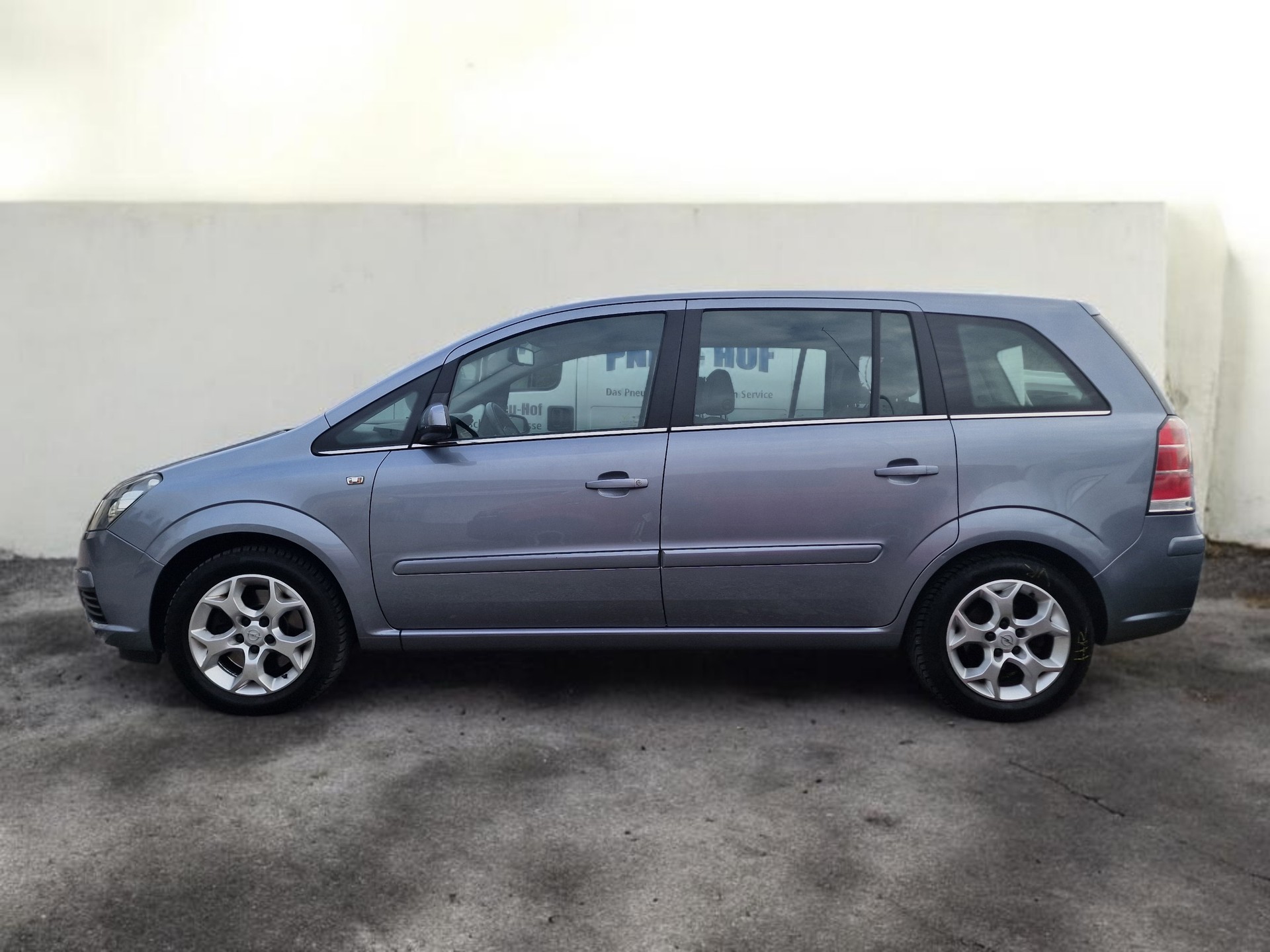 OPEL Zafira 2.2i 16V Cosmo Automatic 12Mt Gara MFK Neu-image-0