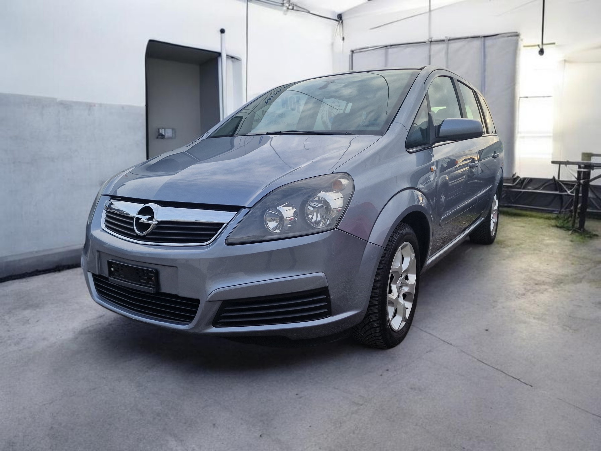 OPEL Zafira 2.2i 16V Cosmo Automatic 12Mt Gara MFK Neu-image-1