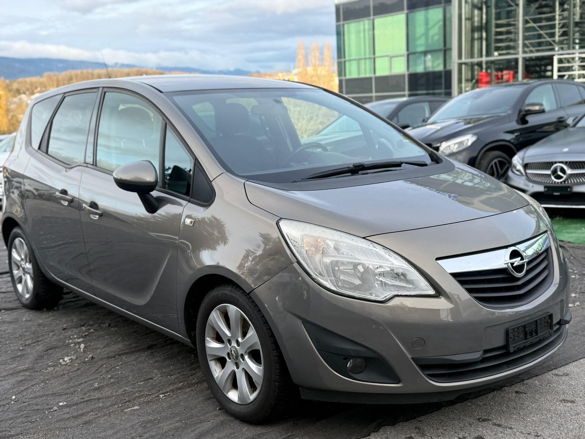 OPEL Meriva 1.3 CDTi Cosmo / Frisch ab mfk-image-1