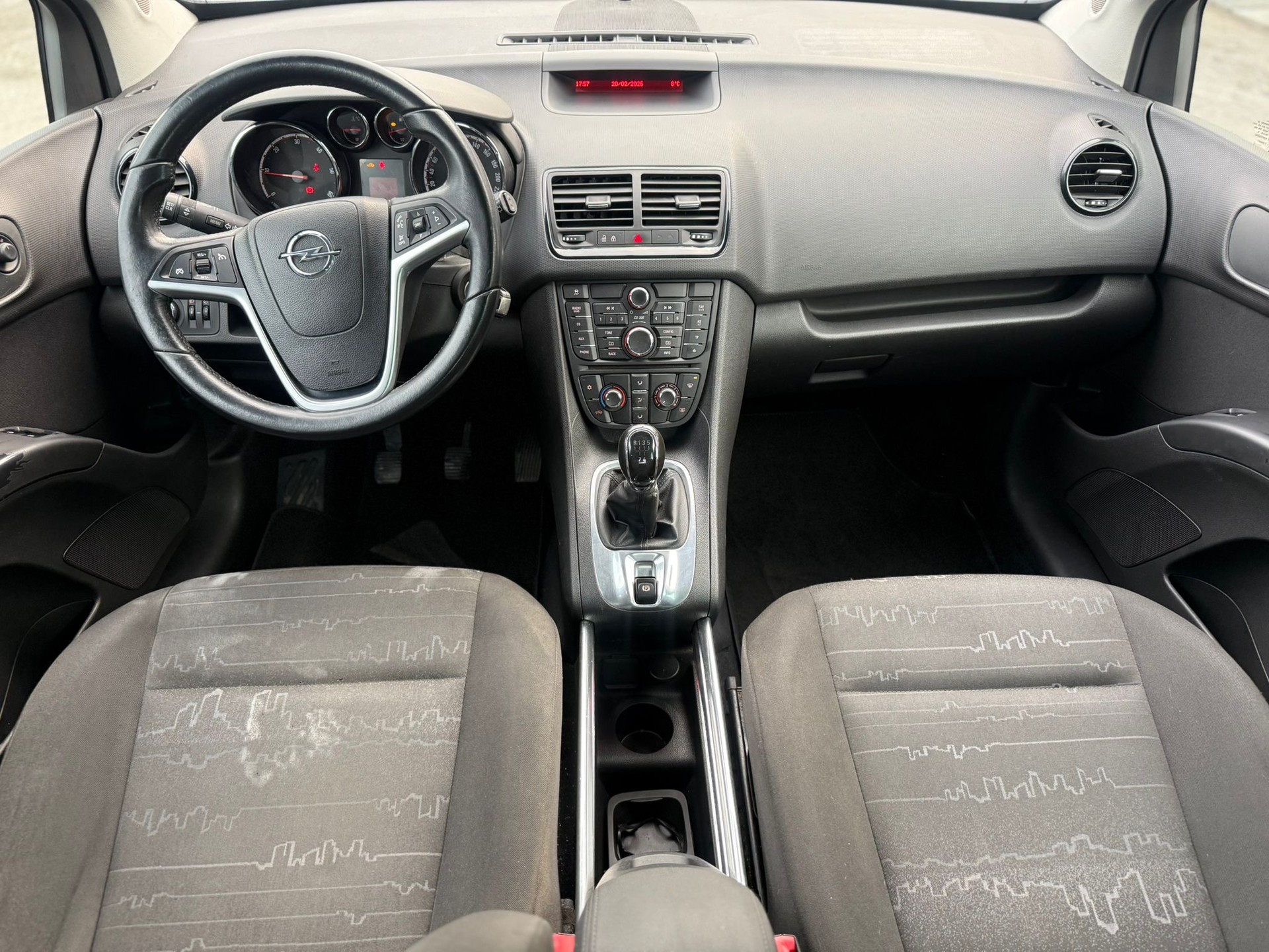 OPEL Meriva 1.3 CDTi Cosmo / Frisch ab mfk-image-7