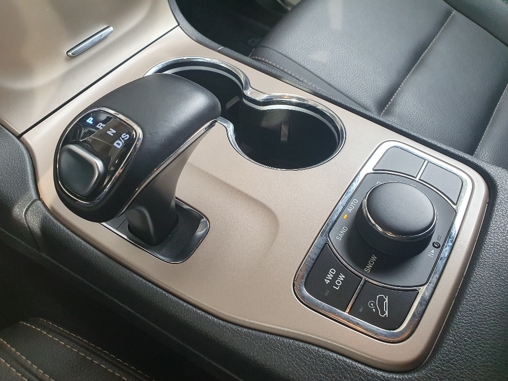 JEEP Grand Cherokee 3.0 CRD Laredo Automatic-image-7