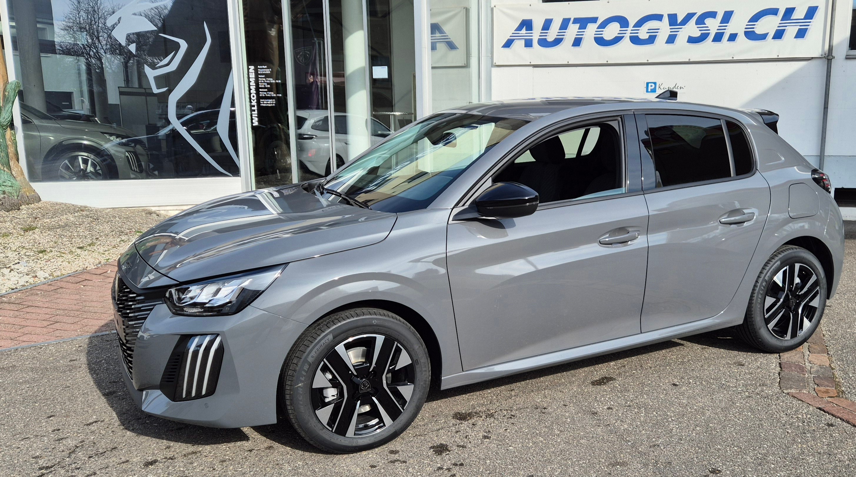 PEUGEOT 208 1.2 MHEV Allure Helvetia (442) — slika 1