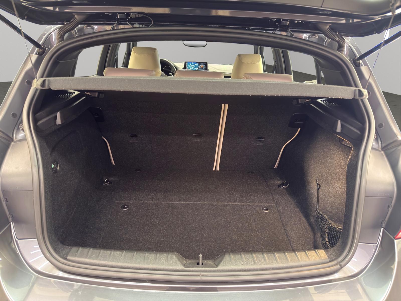 BMW M140i xDrive Steptronic-image-21