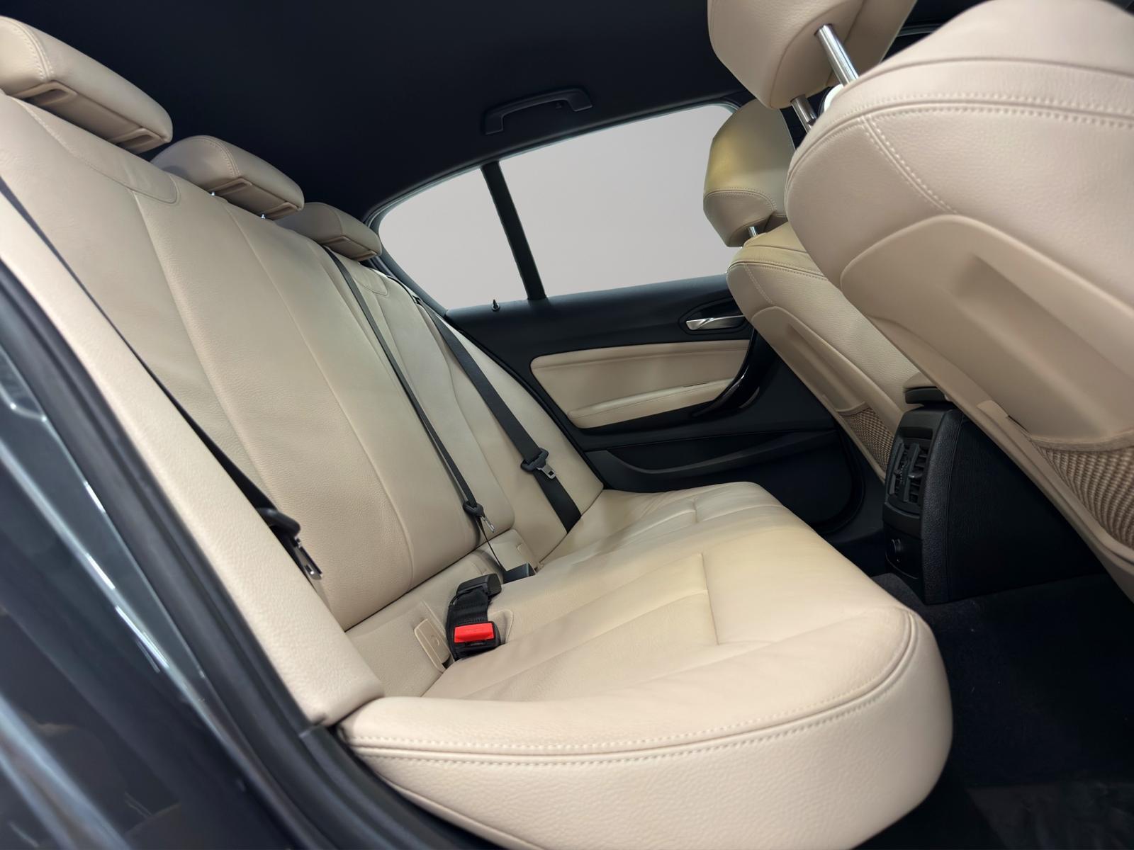 BMW M140i xDrive Steptronic-image-16