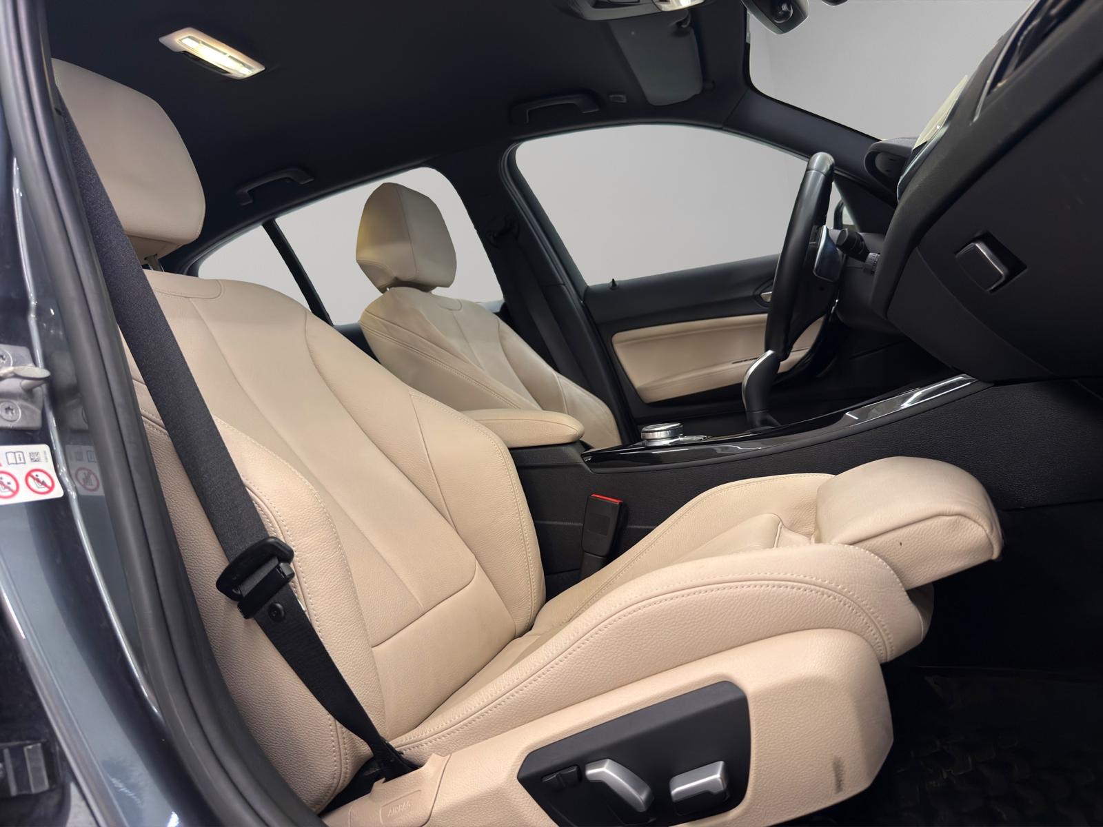 BMW M140i xDrive Steptronic-image-14