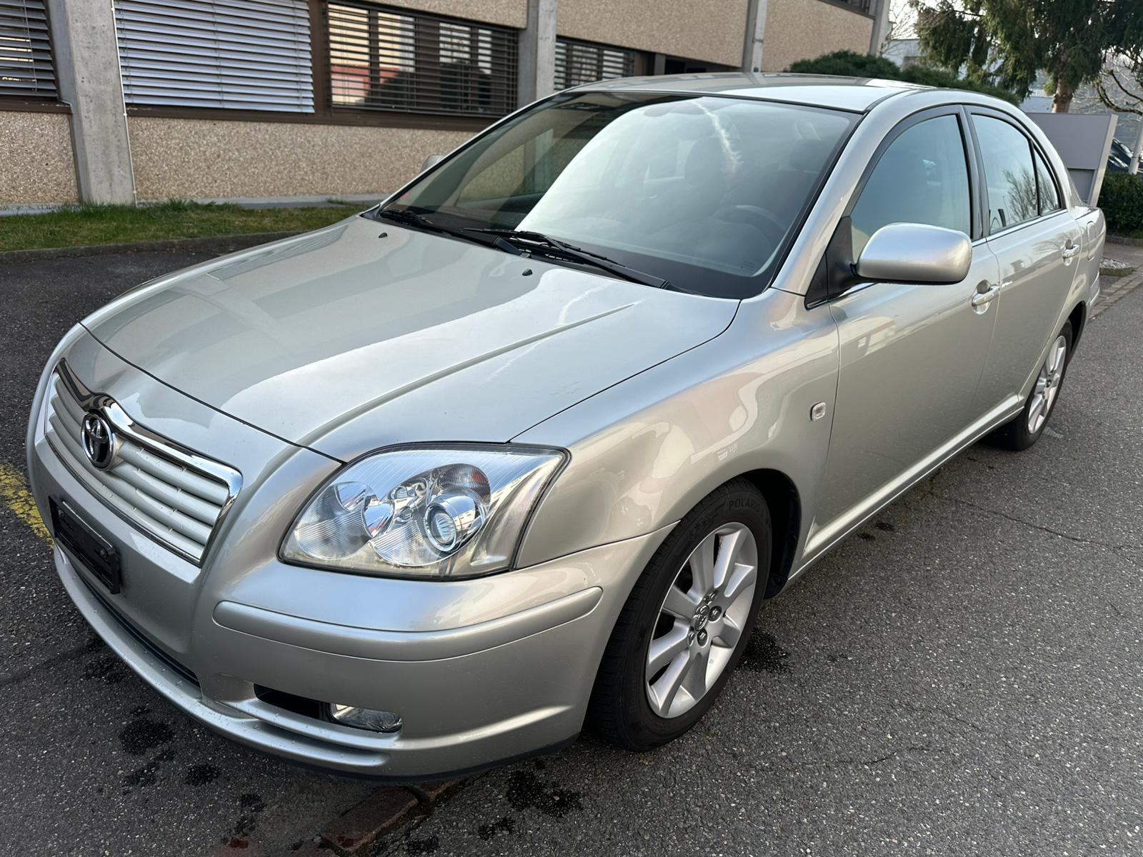 TOYOTA Avensis 2.0 D4 VVT-i Linea Sol Liftback-image-2