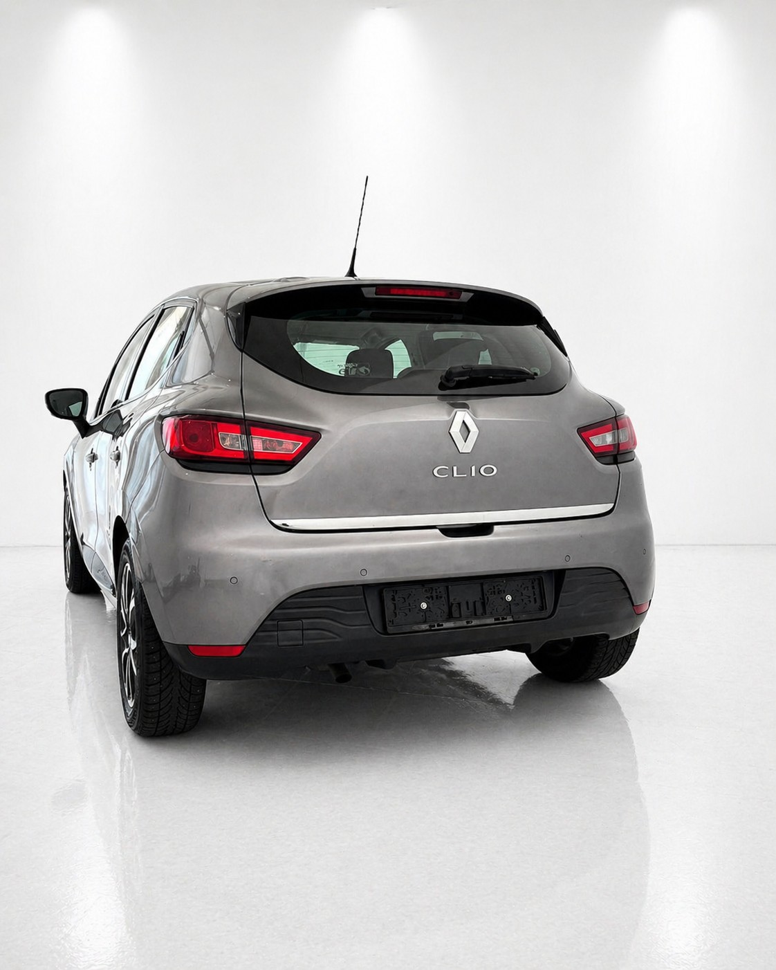 RENAULT Clio 1.2 16V T Limited EDC-image-2
