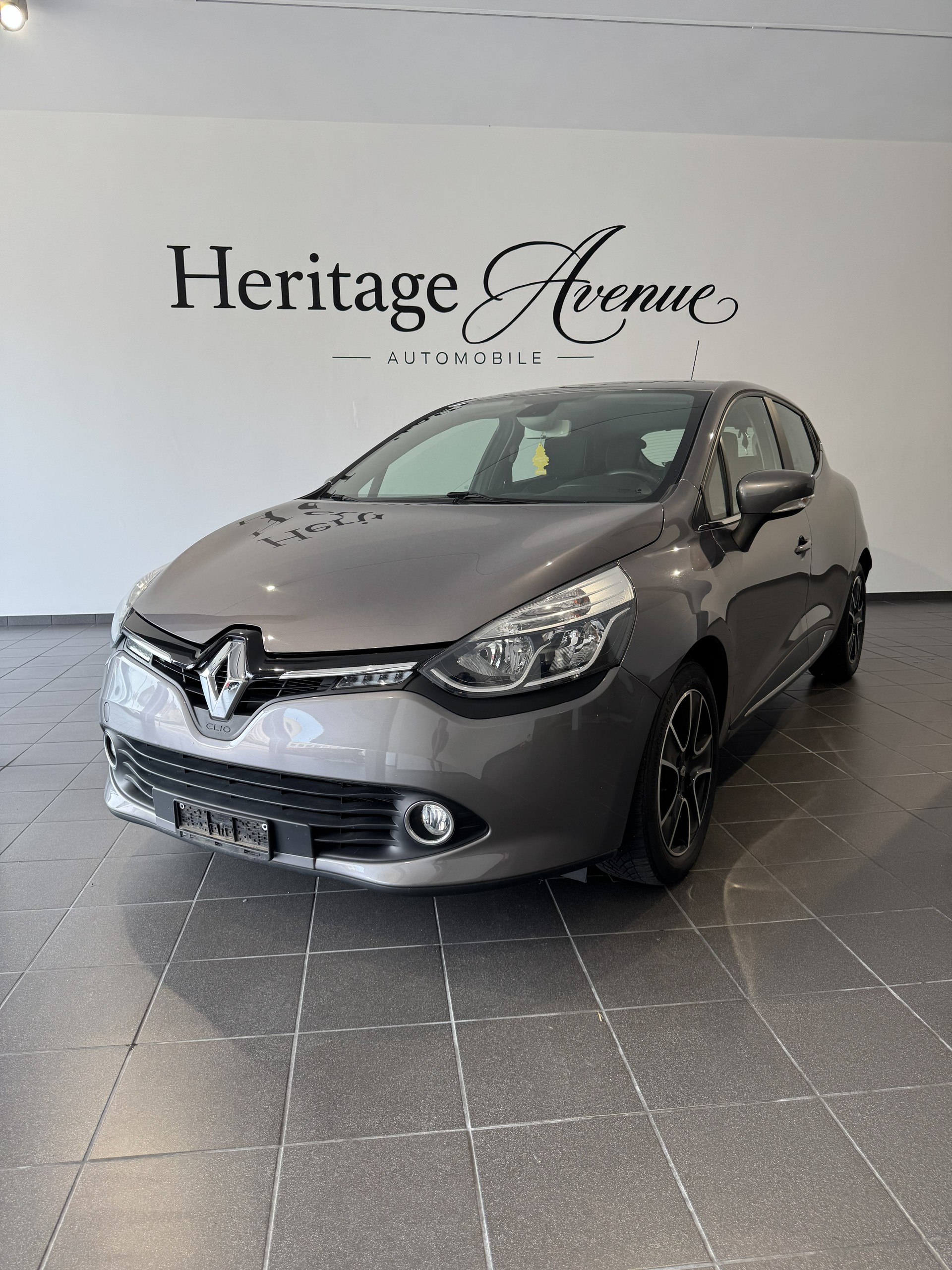 RENAULT Clio 1.2 16V T Limited EDC