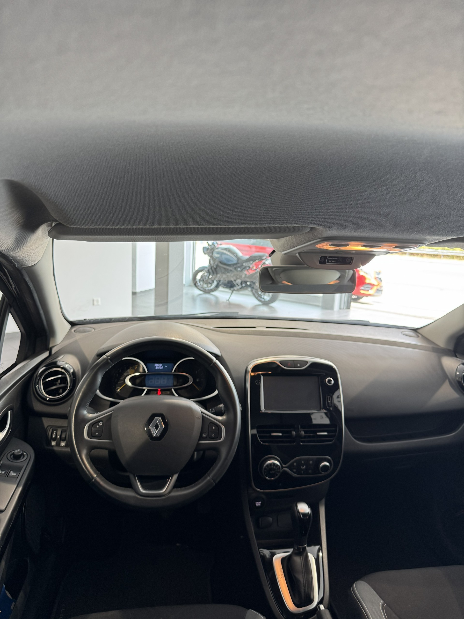 RENAULT Clio 1.2 16V T Limited EDC-image-4