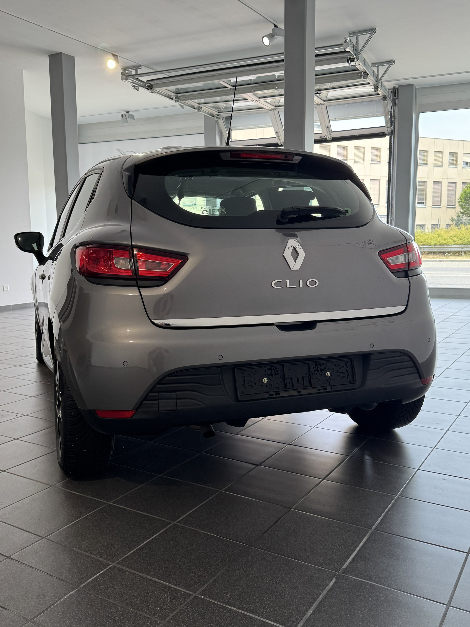 RENAULT Clio 1.2 16V T Limited EDC-image-2