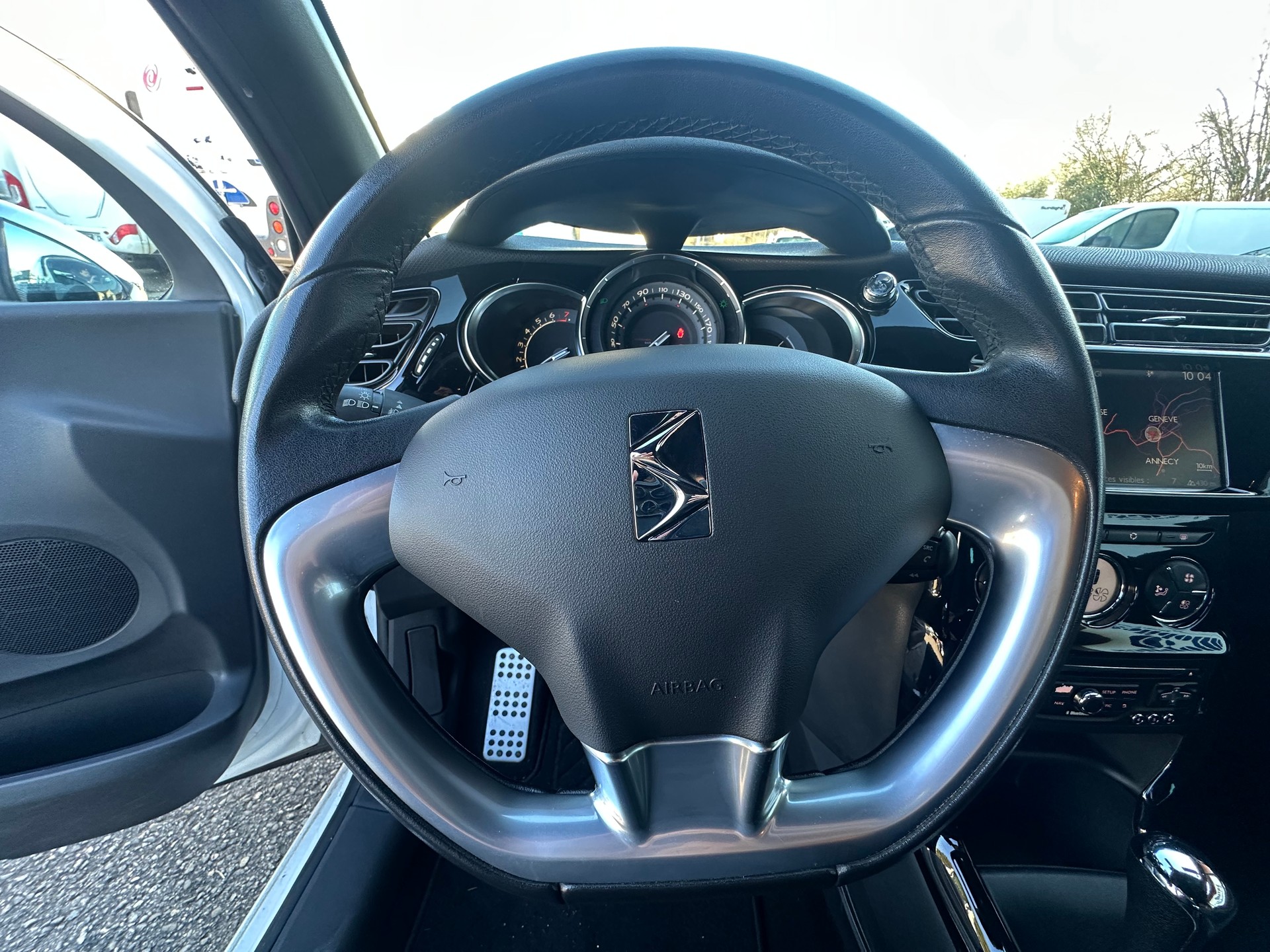 DS AUTOMOBILES DS3 1.6 VTi SO Chic Automatic-image-28