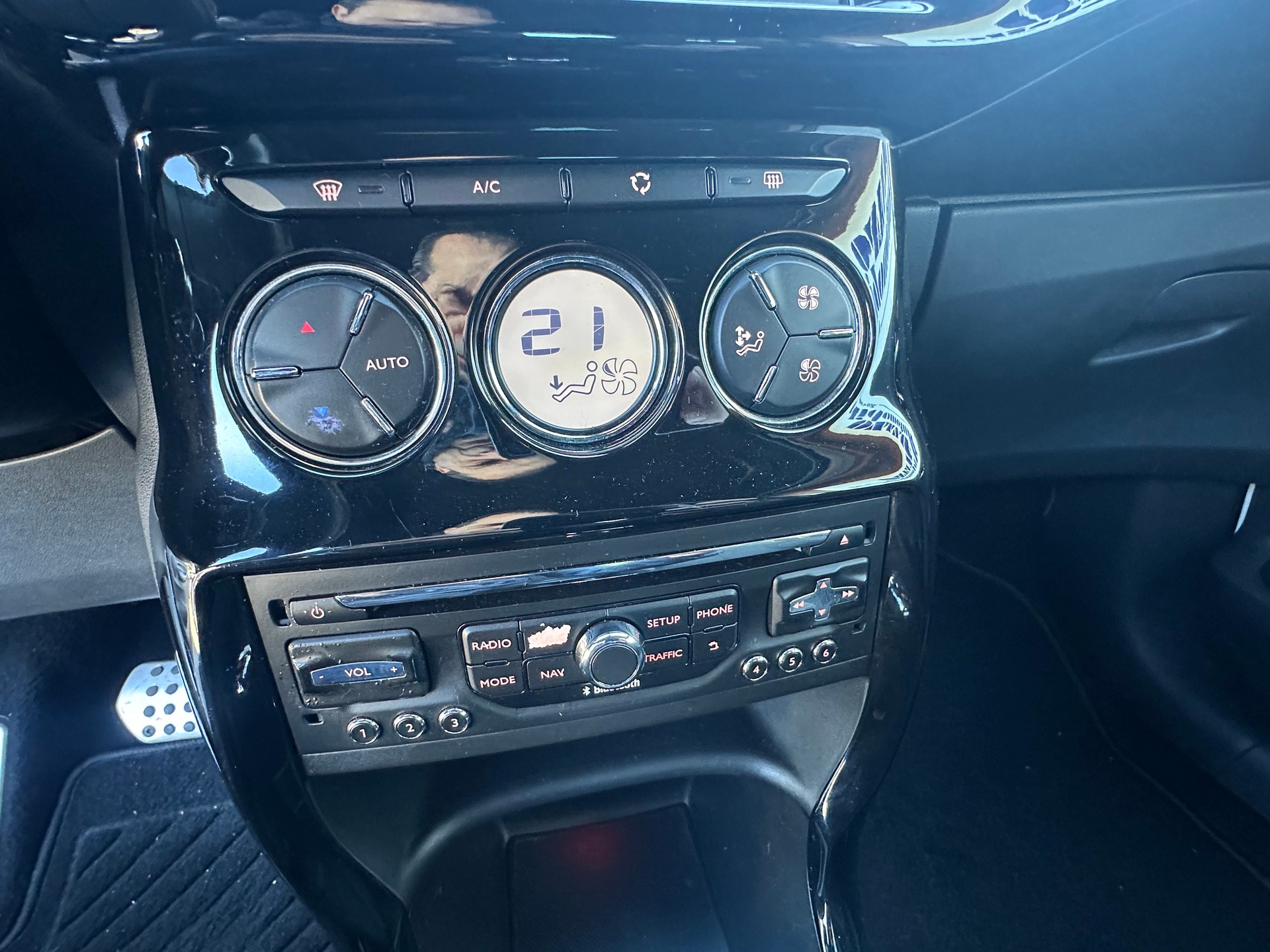 DS AUTOMOBILES DS3 1.6 VTi SO Chic Automatic-image-14