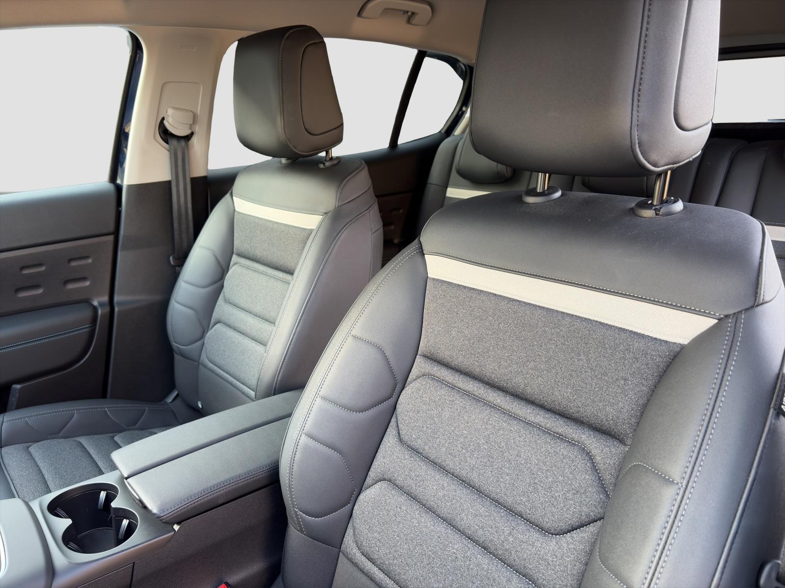CITROEN C5 Aircross 1.6 Plug-in Hybrid Swiss Edition-image-9
