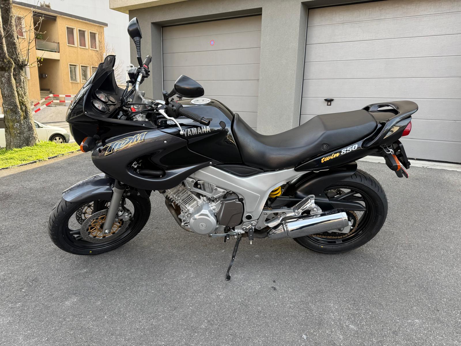 YAMAHA TDM 850-showroom-element-2