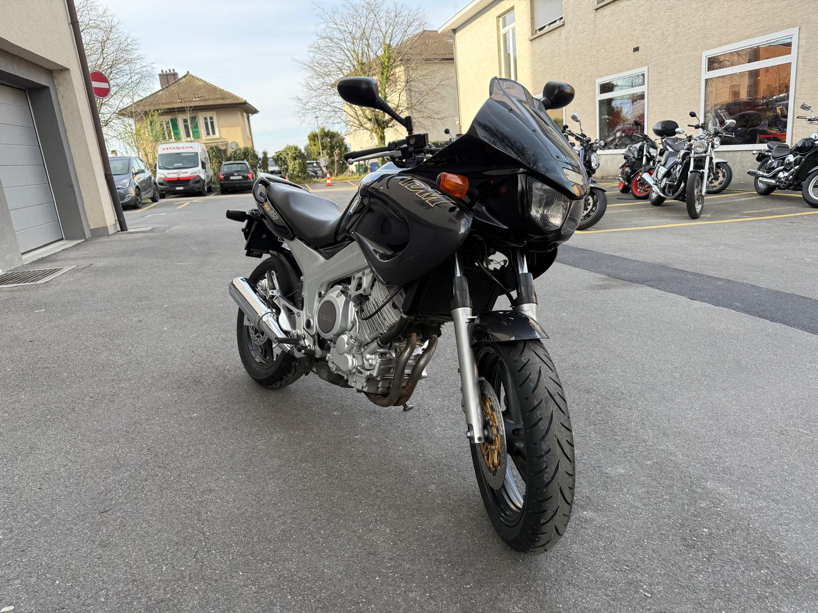 YAMAHA TDM 850-showroom-element-1