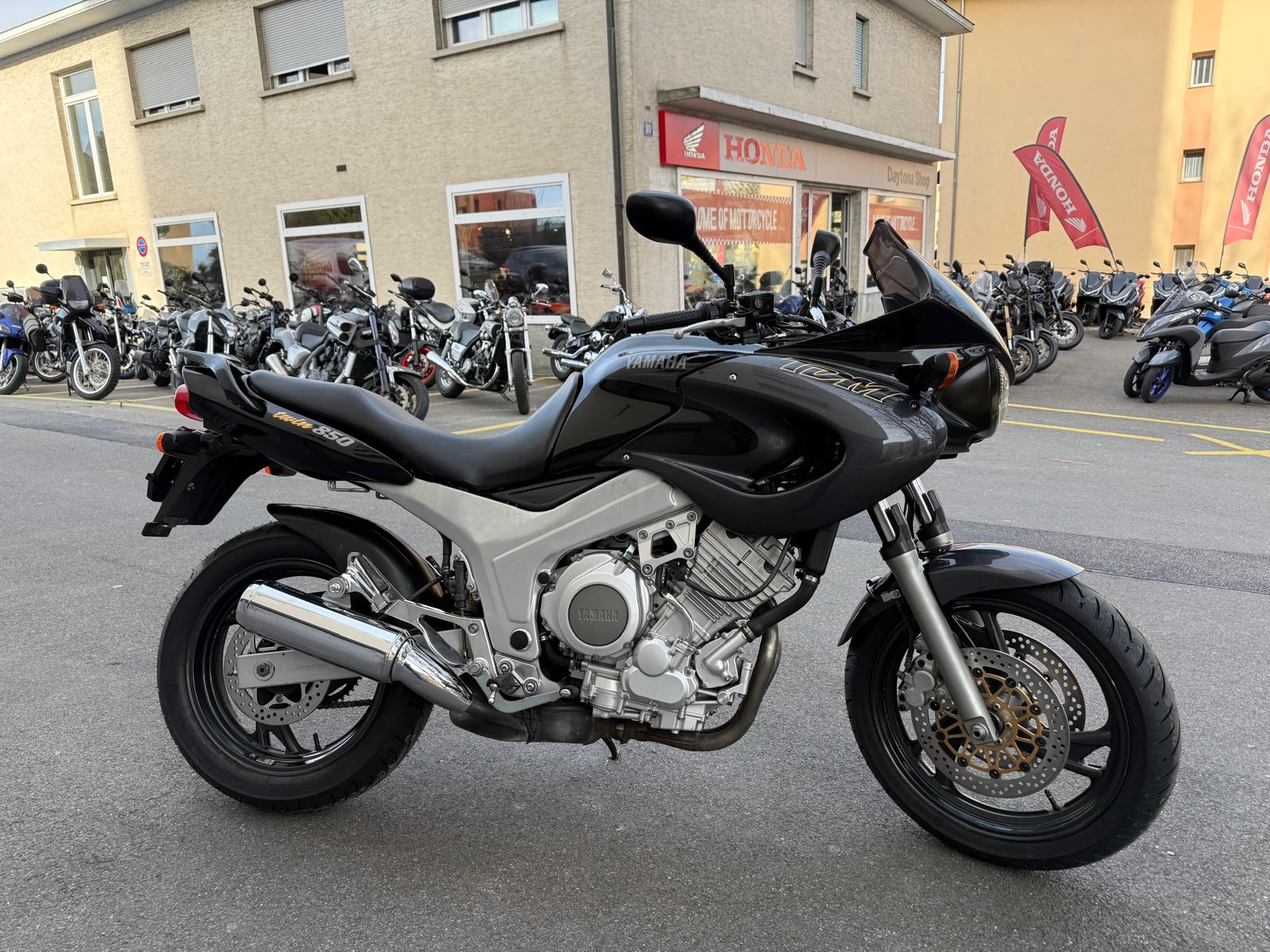 YAMAHA TDM 850-showroom-element-3
