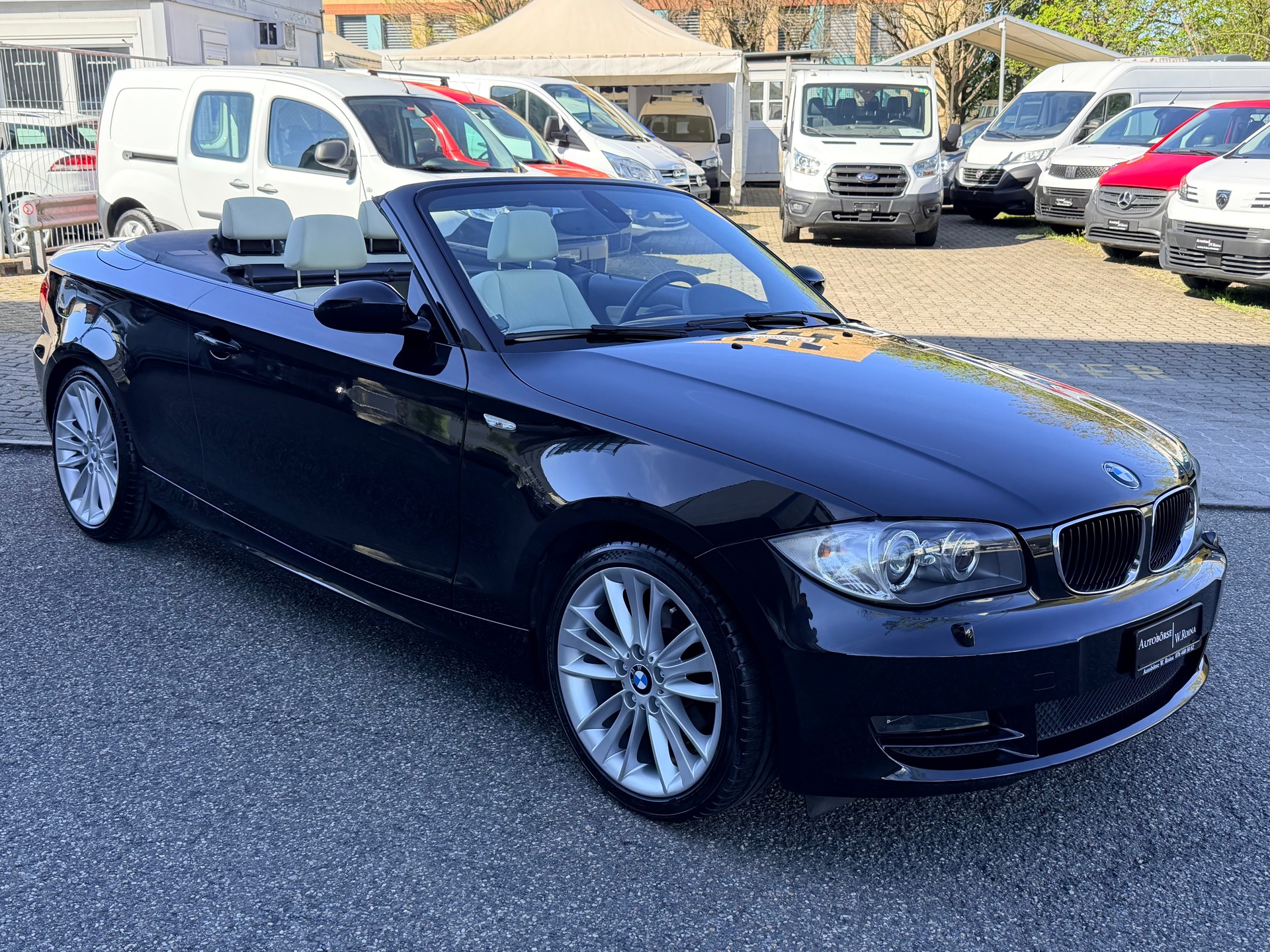 BMW 118i Cabrio-image-0