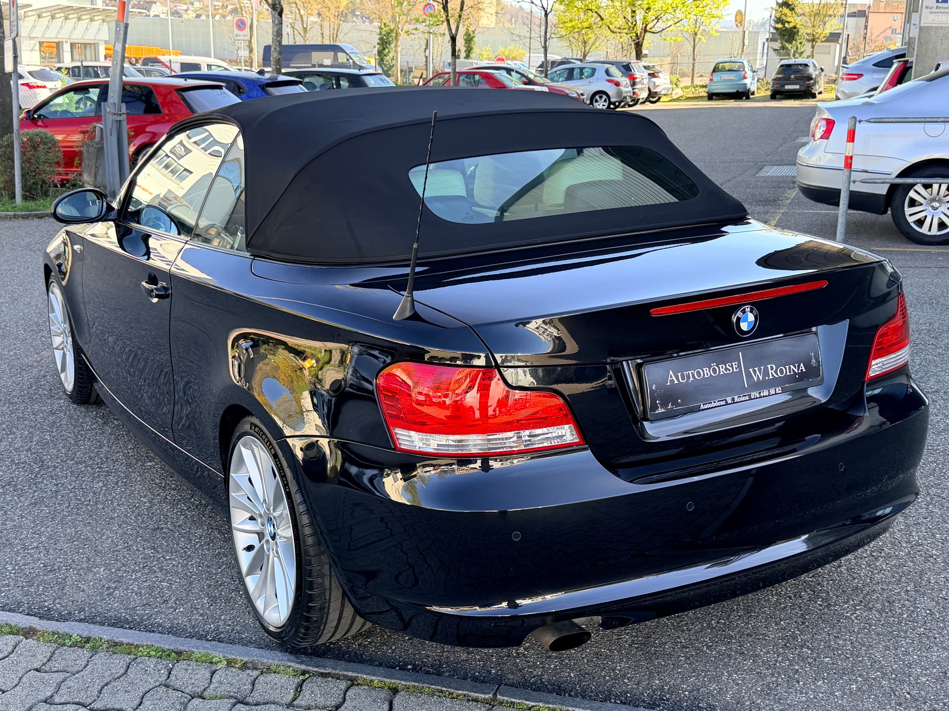 BMW 118i Cabrio-image-13