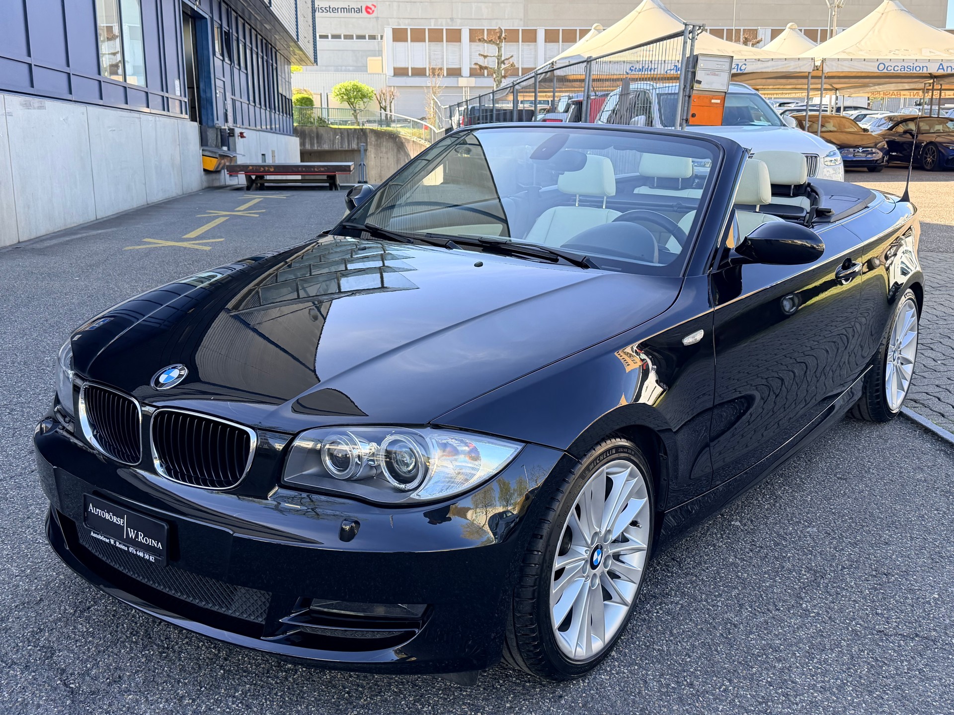 BMW 118i Cabrio-image-6