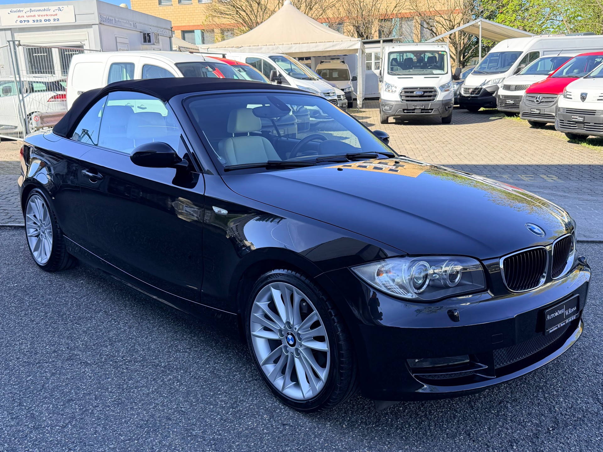 BMW 118i Cabrio-image-11