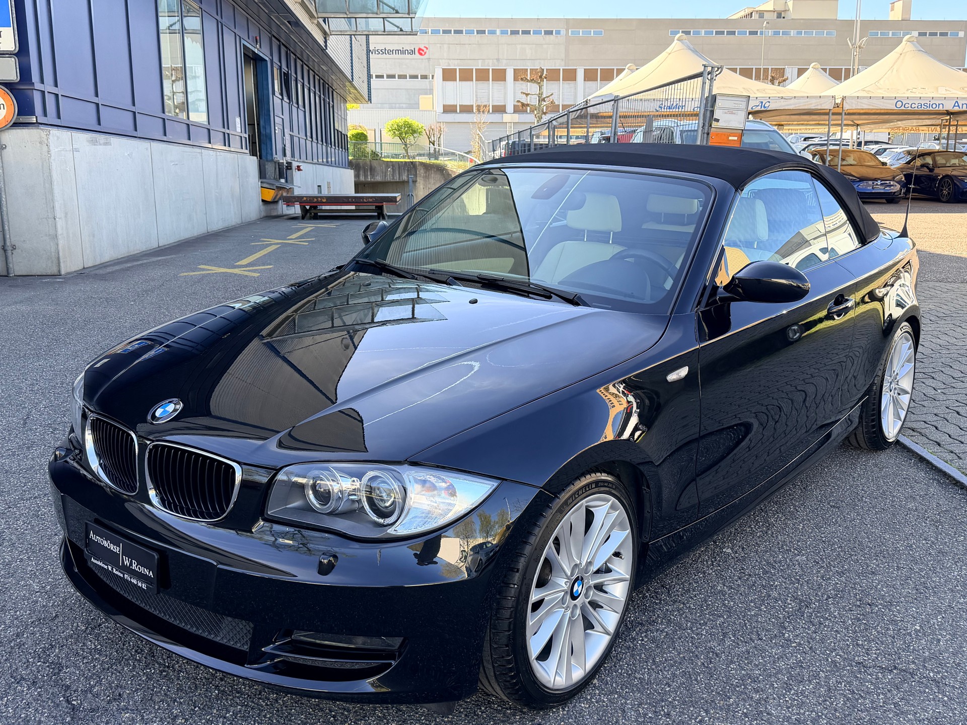 BMW 118i Cabrio-image-14