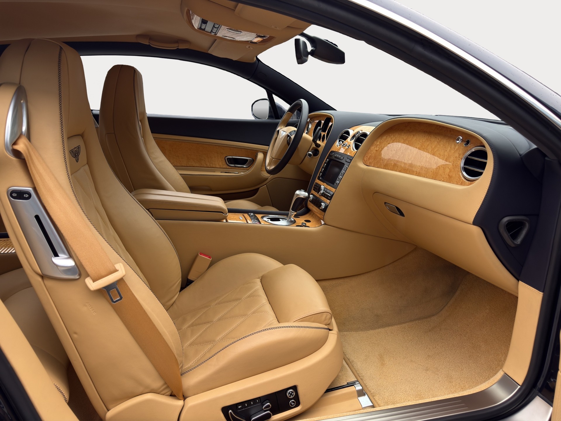BENTLEY Continental GT W12-image-8