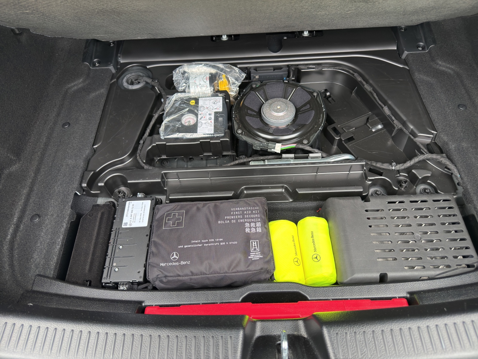 MERCEDES-BENZ A 250 AMG Line 7G-DCT-image-22