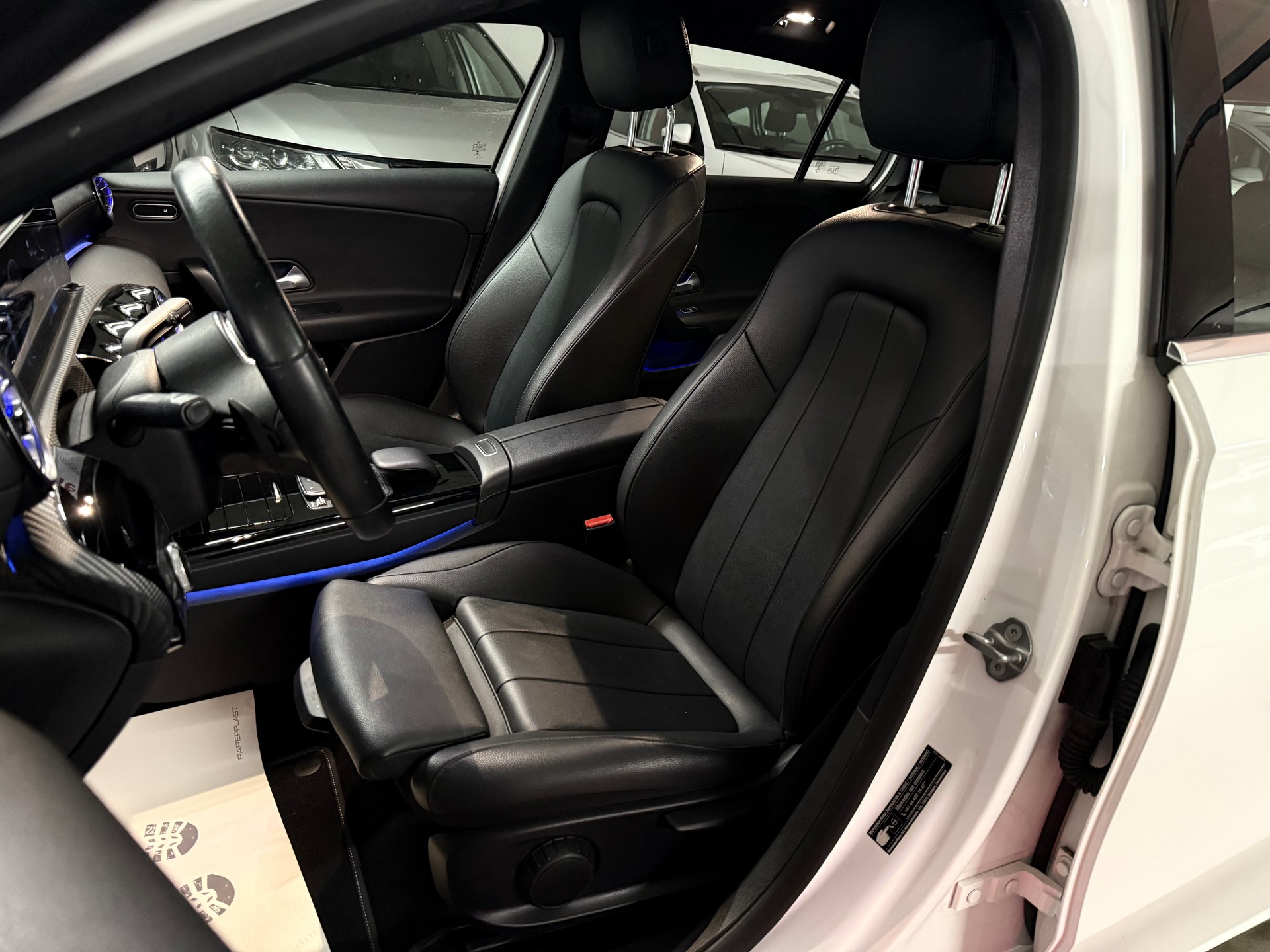 MERCEDES-BENZ A 200 4Matic Progressive 8G-DCT Ambiente Beleuchtung, AHK-image-11