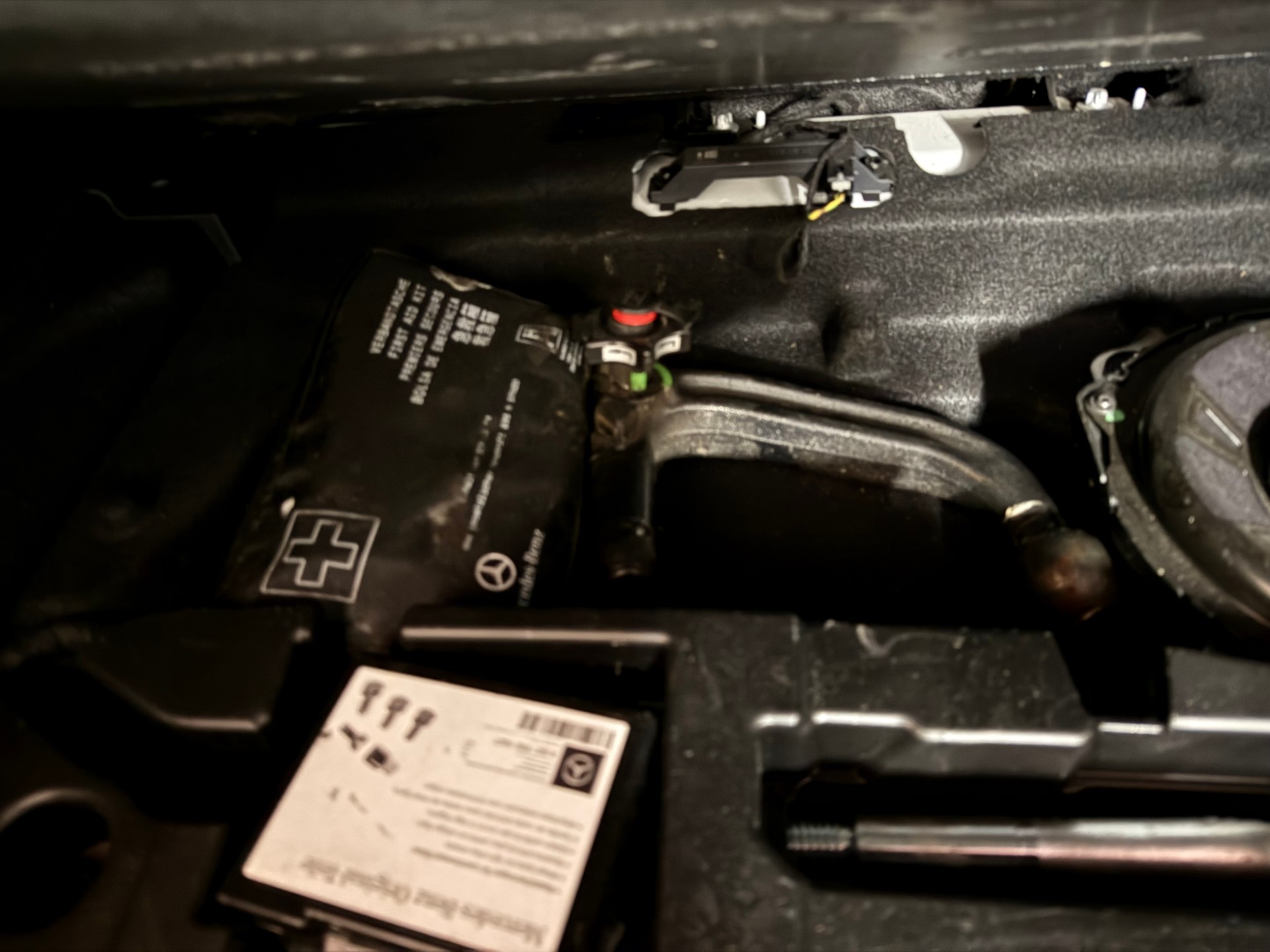 MERCEDES-BENZ A 200 4Matic Progressive 8G-DCT Ambiente Beleuchtung, AHK-image-15